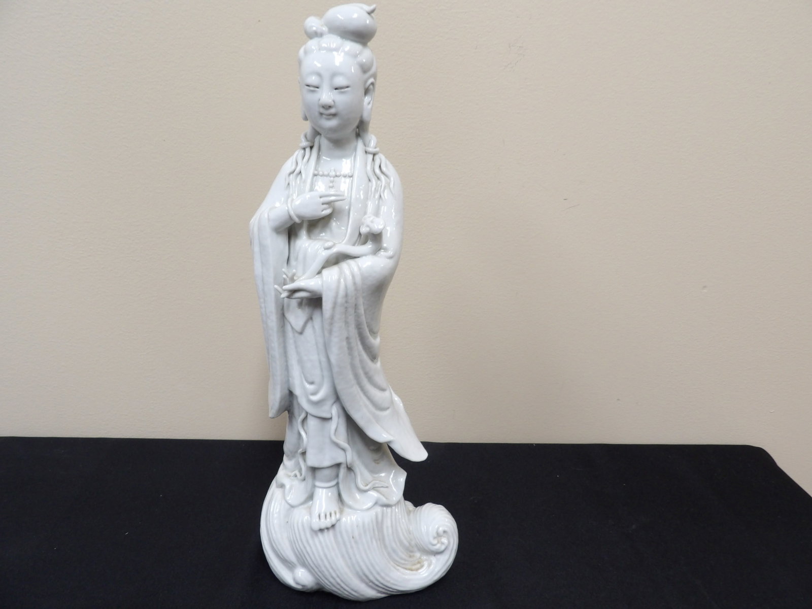 Chinese Dehua porcelain fine Kwan Yin figurine: 14.5 inches height. We will inhouse ship items to you very affordable and efficient. Select self-arrange shipping.