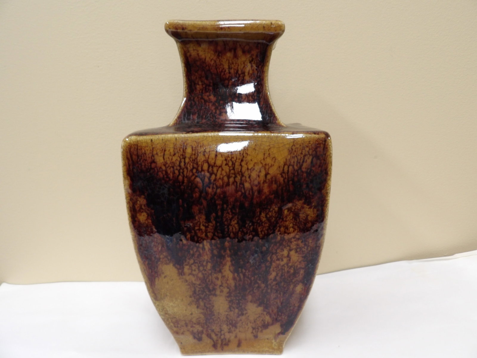 Chinese porcelain burgundy glazed vase: 12 inches height. We will inhouse ship items to you very affordable and efficient. Select self-arrange shipping.