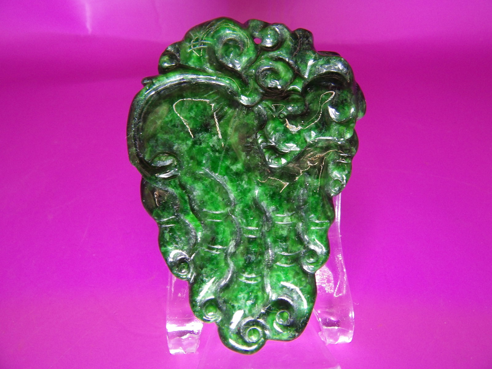 Chinese jadeite jade carved pendant with intricate details and vibrant green color: 2.7 inches height. 42 grams. We will inhouse ship items to you very affordable and efficient. Select self-arrange shipping.
