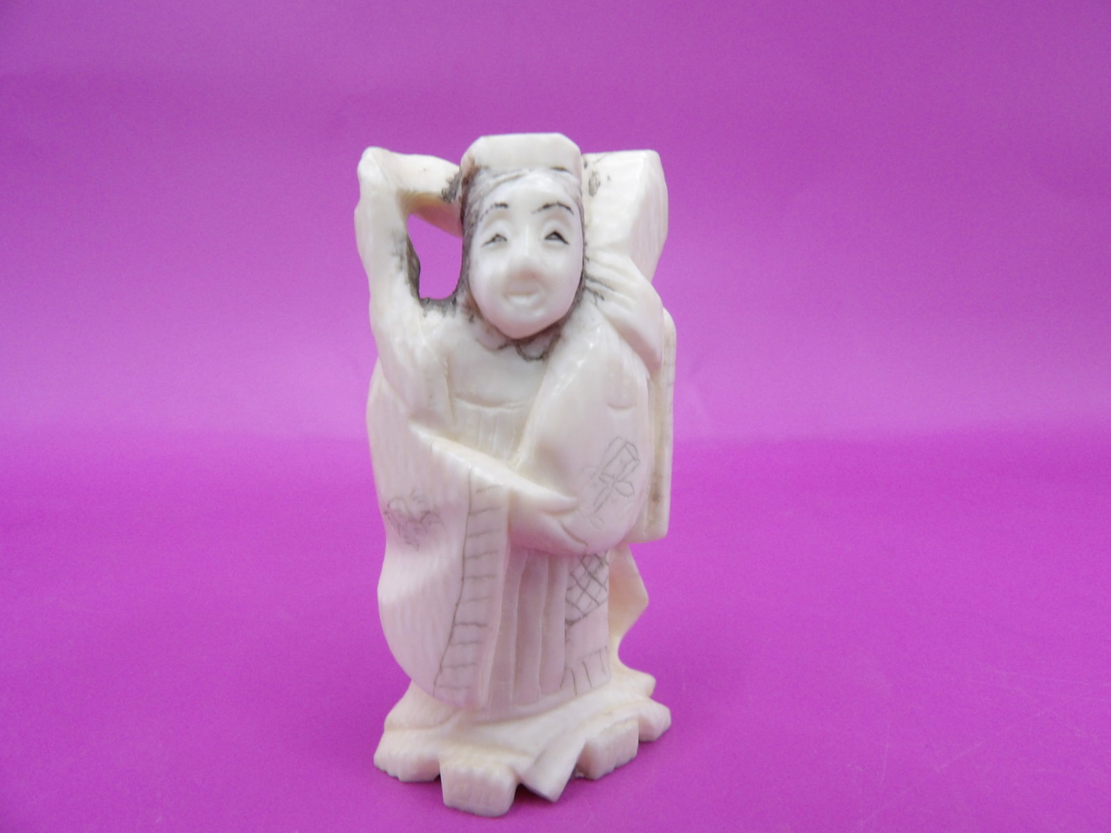 Antique Japanese female musician carving signed - No Export: 2.1 inches height. We will inhouse ship items to you very affordable and efficient. Select self-arrange shipping.
