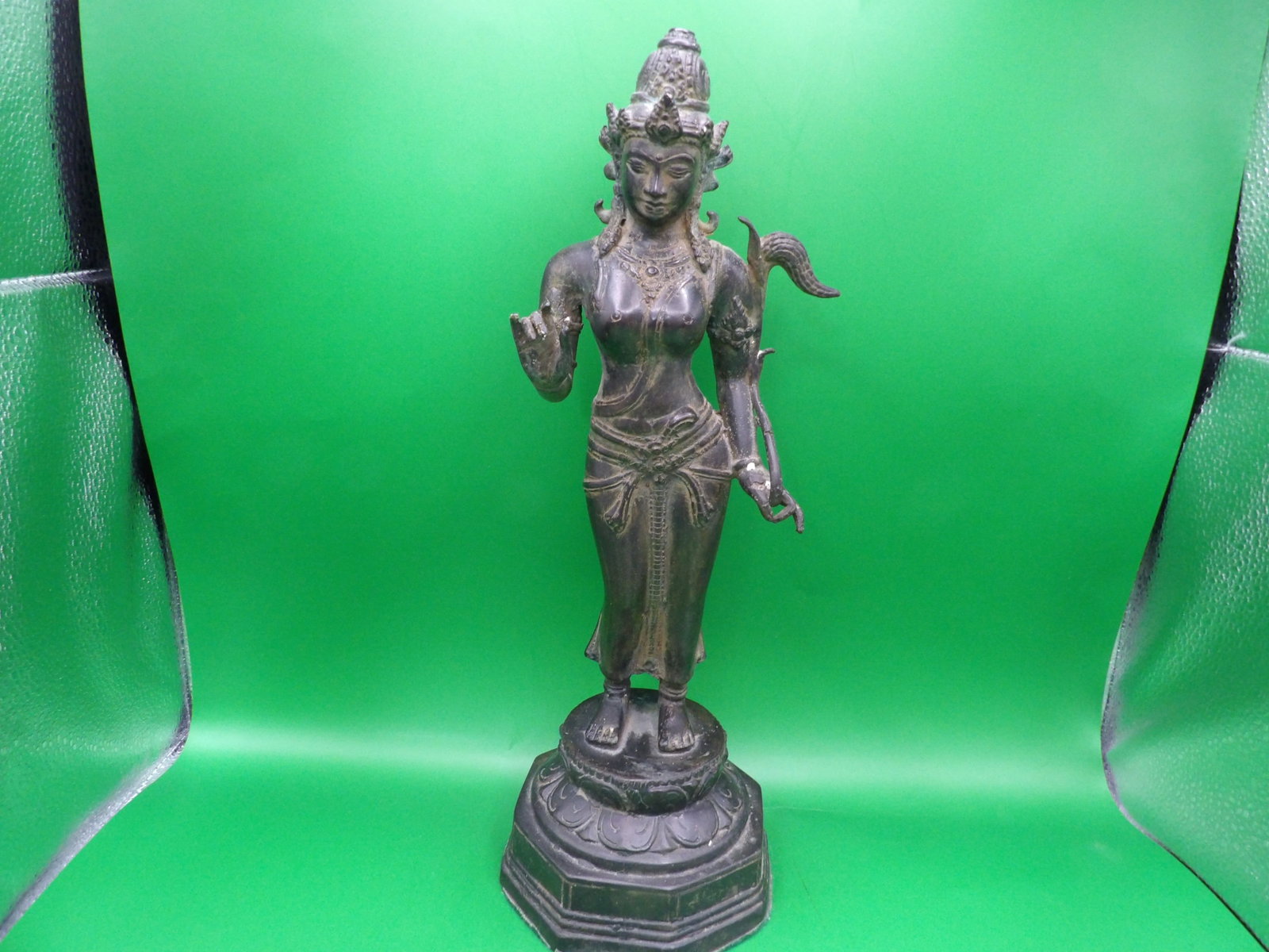 Antique Indonesian Dewi Sri Goddess bronze statue: 13.5 inches height. We will inhouse ship items to you very affordable and efficient. Select self-arrange shipping.