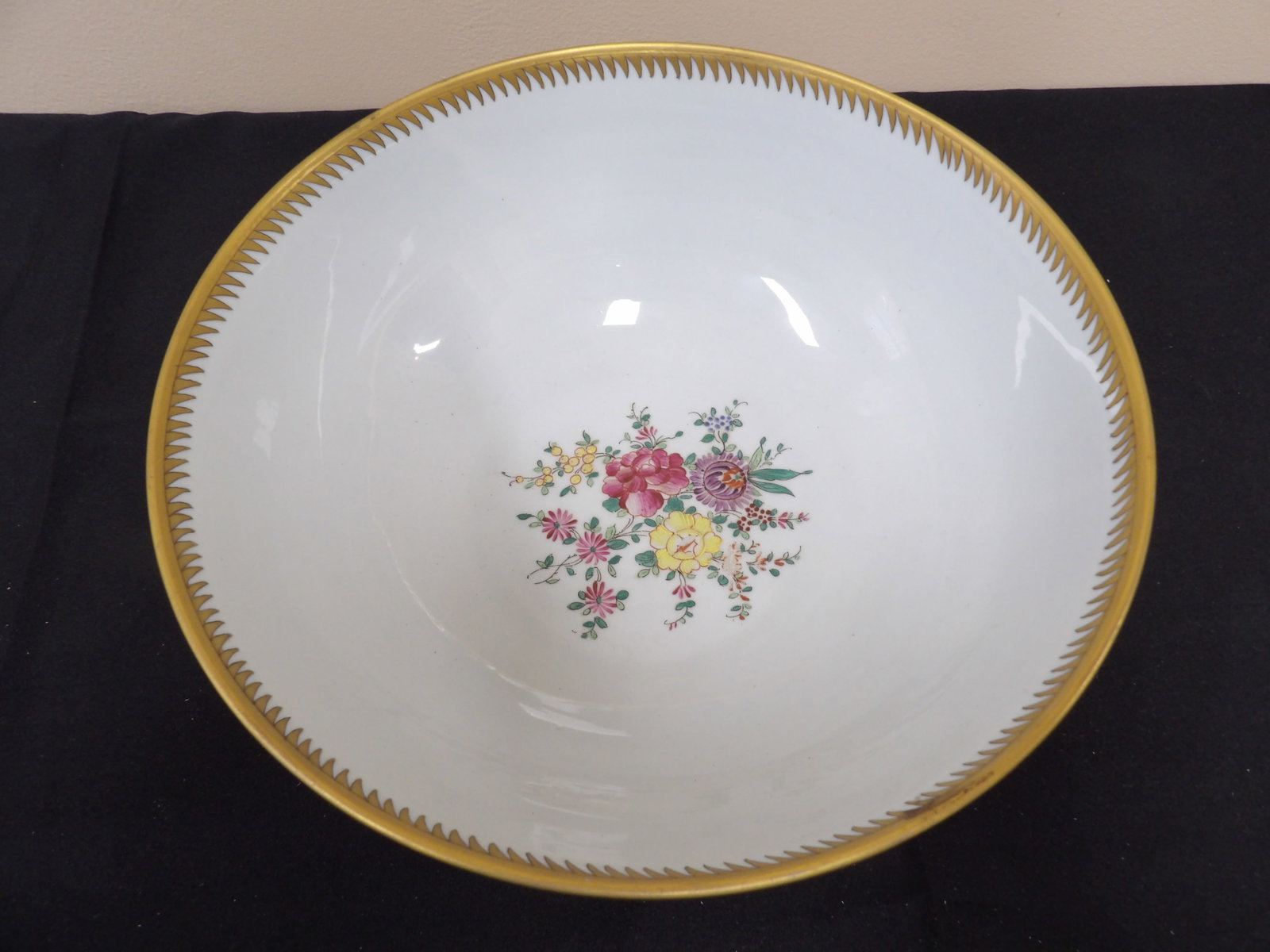 De Paris large 19th century Armorial porcelain punch bowl: 11 inches opening. Bottom brown spot is old paper residue. We will inhouse ship items to you very affordable and efficient. Select self-arrange shipping.