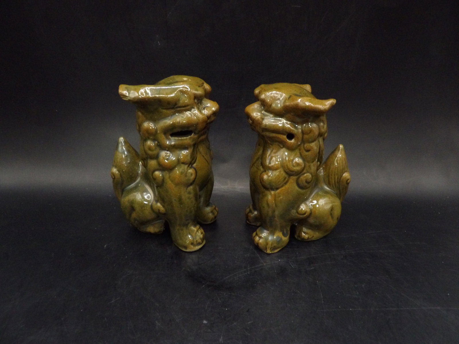 Lot of 2 Chinese porcelain foo dog statue: Approx. 4.3 inches height. We will inhouse ship items to you very affordable and efficient. Select self-arrange shipping.