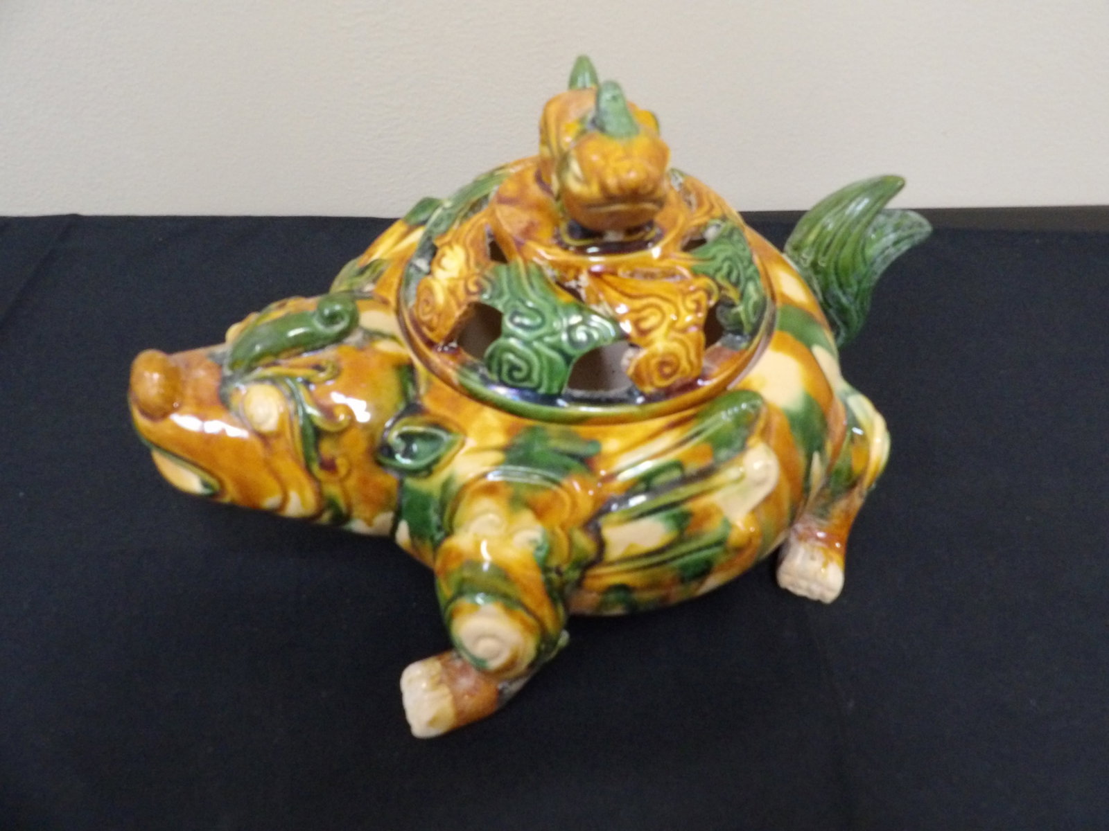 Chinese sancai turtle incense burner: 10 inches length. We will inhouse ship items to you very affordable and efficient. Select self-arrange shipping.