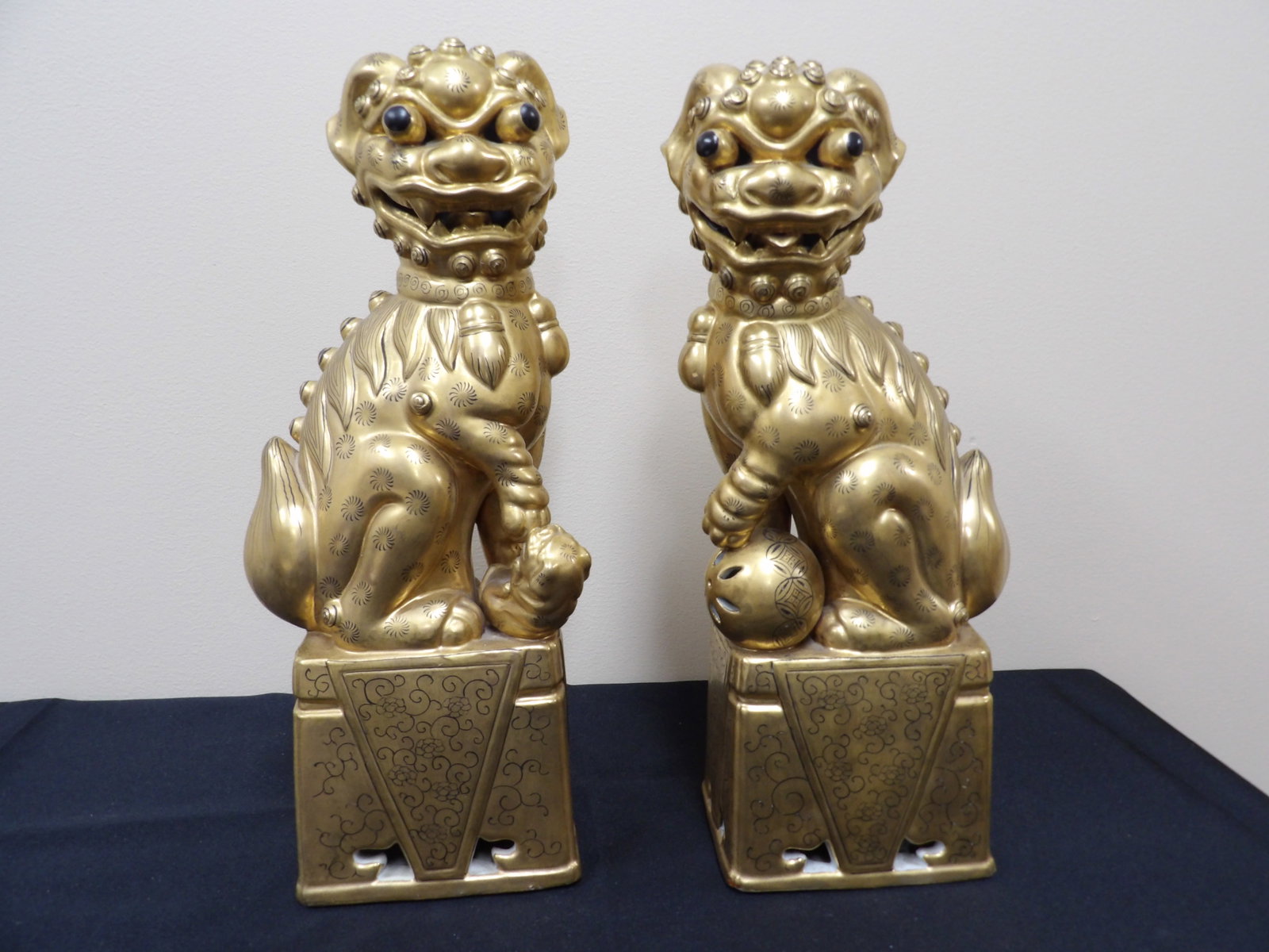 Rare Chinese Qing dynasty gold gilt porcelain foo dog pair lot of 2 19th century: Over 14 inches height. We will inhouse ship items to you very affordable and efficient. Select self-arrange shipping.