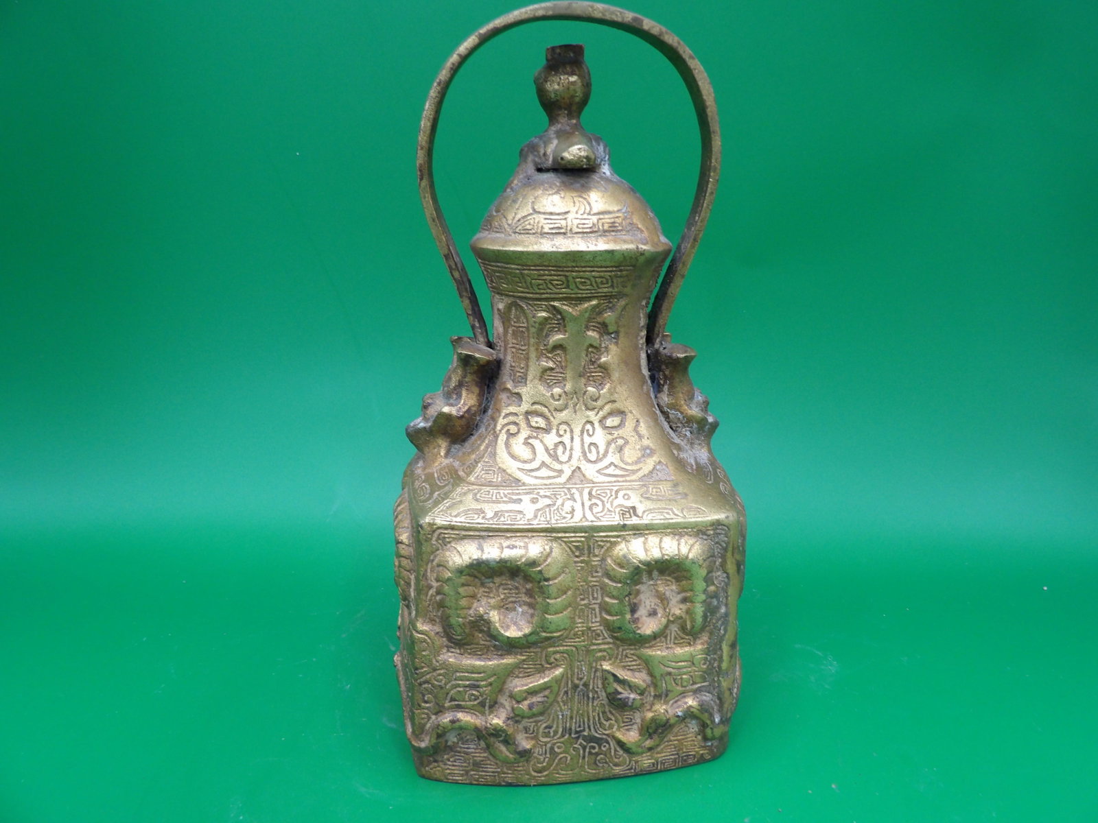 Chinese fine gold gilt bronze Tibetan bell: 6.4 inches height. We will inhouse ship items to you very affordable and efficient. Select self-arrange shipping.