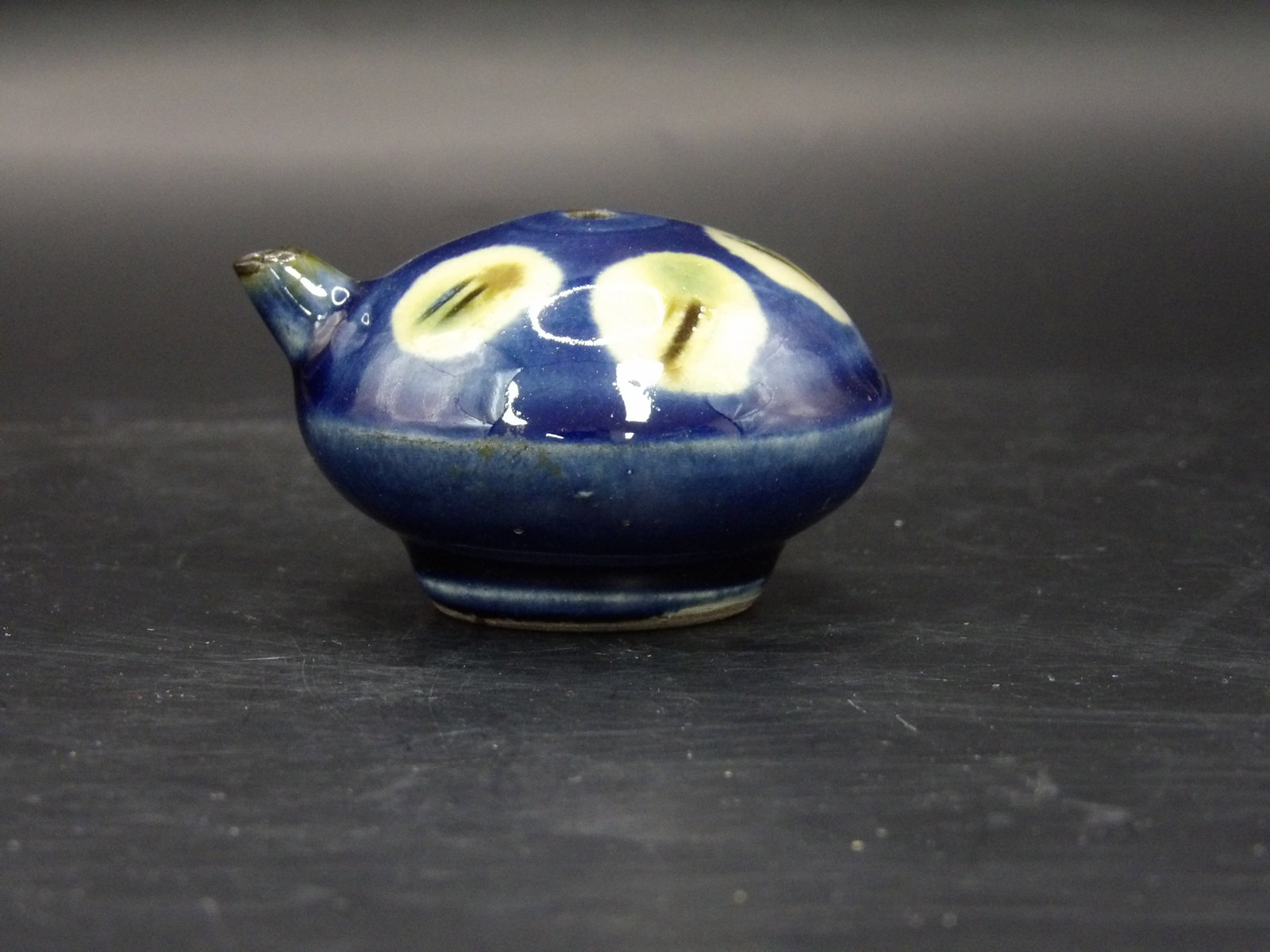 Antique Chinese Blue glazed porcelain water dropper: Unique pattern. Amazing shine. Size is 2.5 x 2.2 x 1.2 inches. We will inhouse ship items to you very affordable and efficient. Select self-arrange shipping.