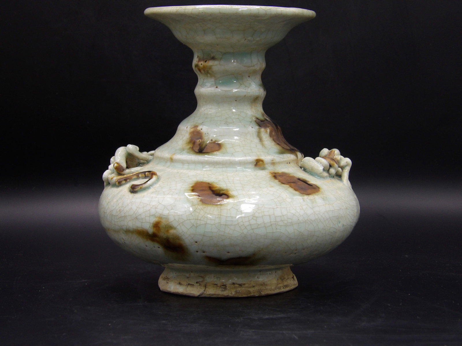 antique Chinese Chilong motif crack porcelain vase: Size is 5.7 x 6 x 6 inches. We will inhouse ship items to you very affordable and efficient. Select self-arrange shipping.