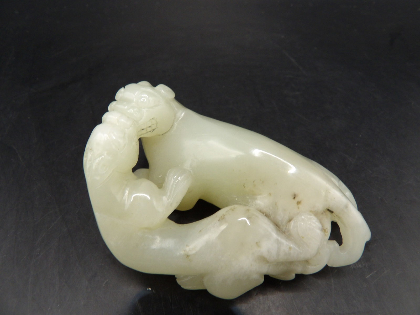 Chinese nephrite jade double beasts carving: 2.7 inches length. 103 grams. We will inhouse ship items to you very affordable and efficient. Select self-arrange shipping.
