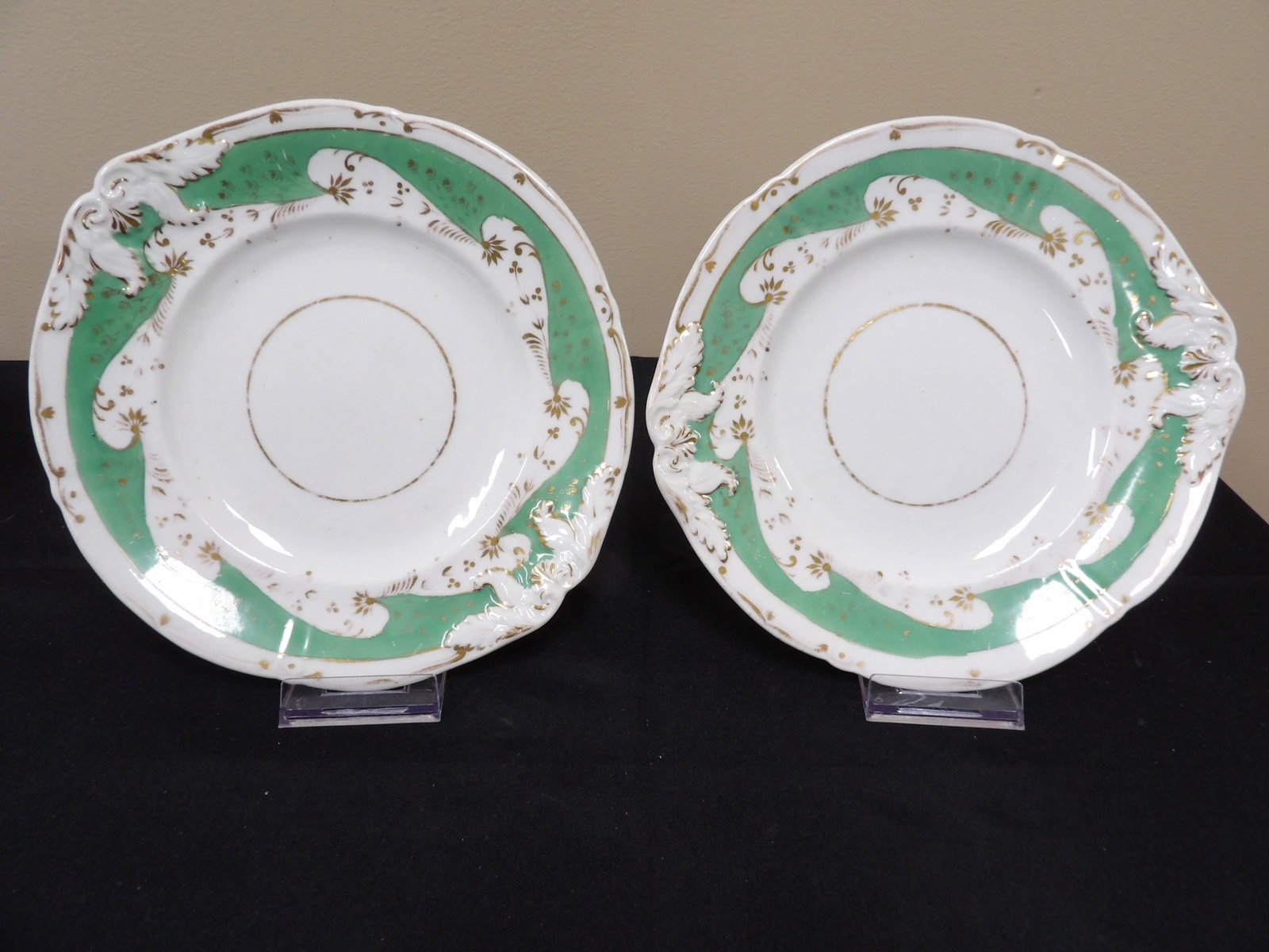 George Geo Rouard Au De I'Opera hand painted green and gold plates: 9 inches length. We will inhouse ship items to you very affordable and efficient. Select self-arrange shipping.