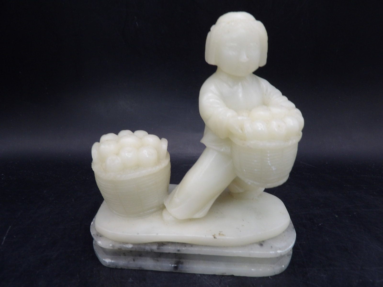 Chinese cultural revolution fine stone carving: 4.6 inches height. We will inhouse ship items to you very affordable and efficient. Select self-arrange shipping.