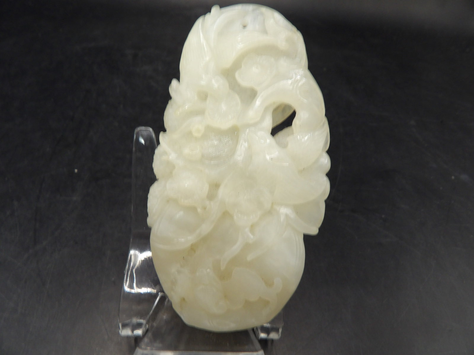 Chinese jade carved birds and flower motif large pendant: 3.2 inches height. 73 grams. We will inhouse ship items to you very affordable and efficient. Select self-arrange shipping.