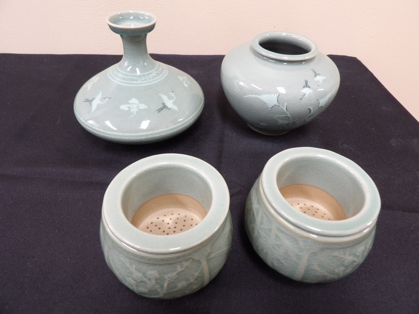 lot of 4 Korean porcelain vases and incense burners signed: Bigger vase is 4.7 inches height. We will inhouse ship items to you very affordable and efficient. Select self-arrange shipping.