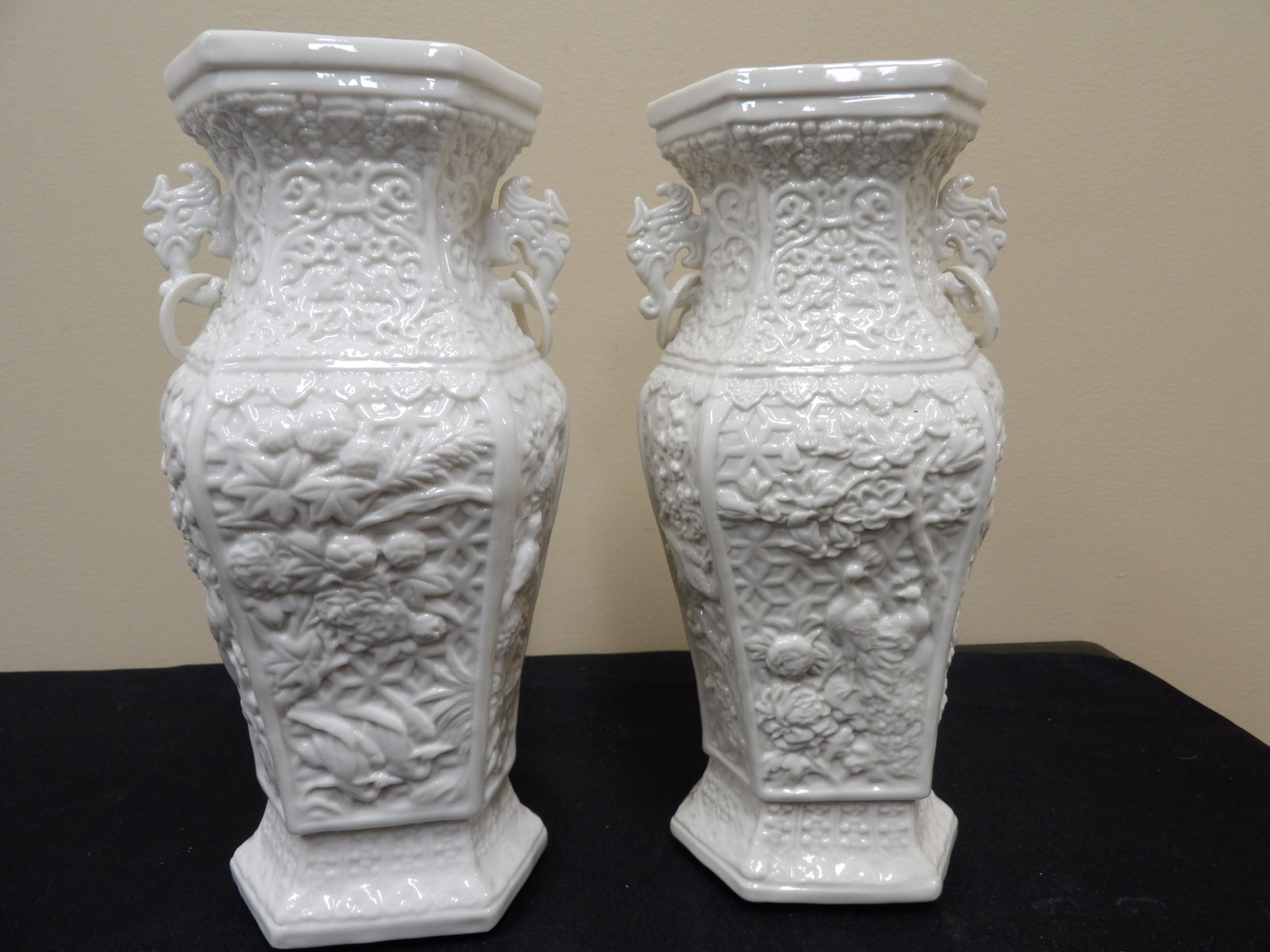rare pair Qing dynasty Chinese ornate porcelain vases with dragon handles and relief carvings: 9.3 inches height. We will inhouse ship items to you very affordable and efficient. Select self-arrange shipping.
