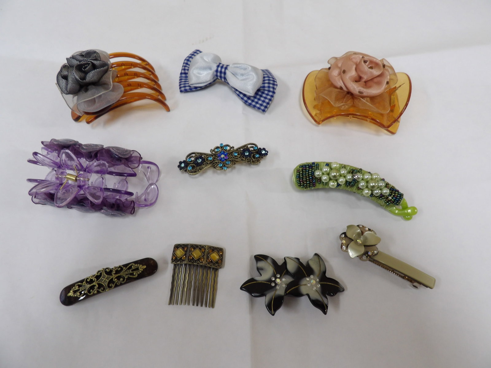 lot of 10 hair clips and hair accessories: Longest one is 3.7 inches. We will inhouse ship items to you very affordable and efficient. Select self-arrange shipping.