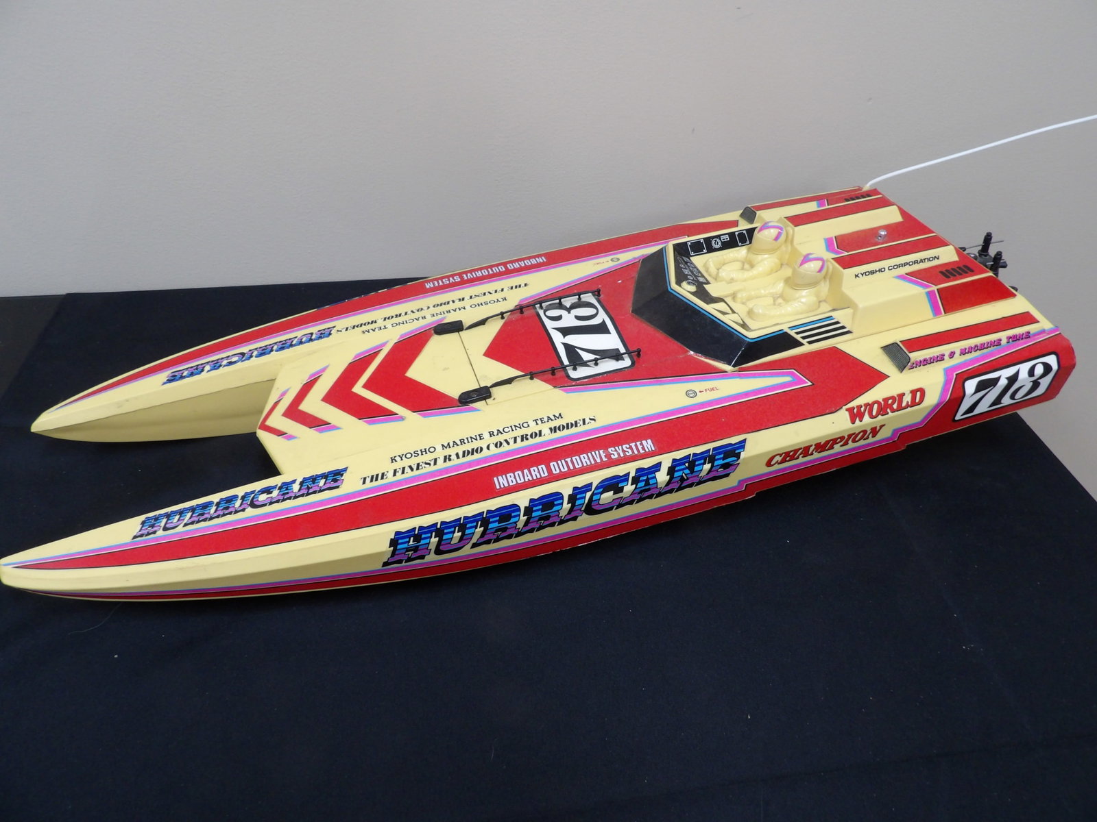 vintage Kyosho Hurricane World Champion model boat (1 of 6)