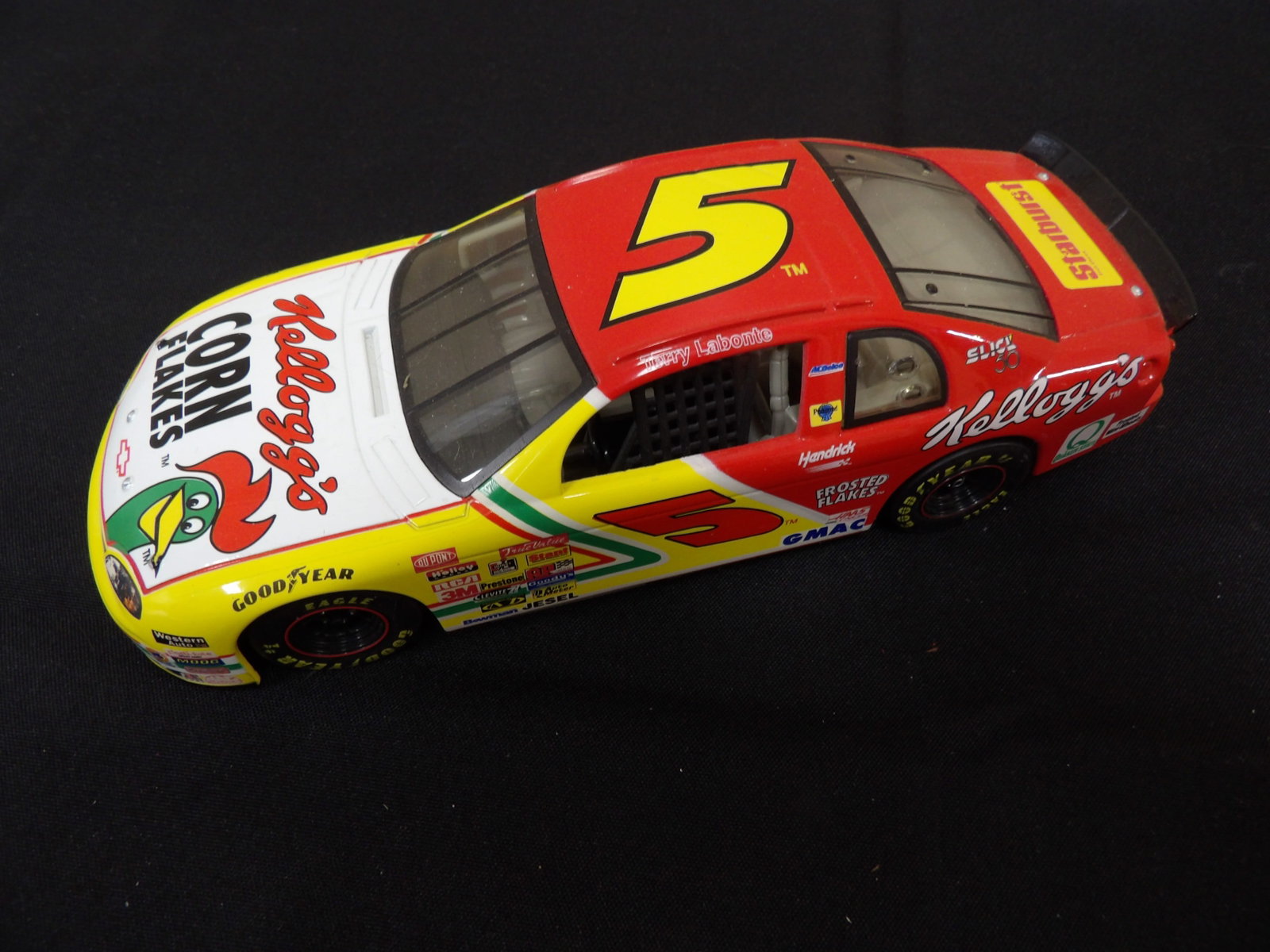 diecast model of Terry Labonte's #5 Kellogg's Corn Flakes Nascar race car: 8 inches length. We will inhouse ship items to you very affordable and efficient. Select self-arrange shipping.