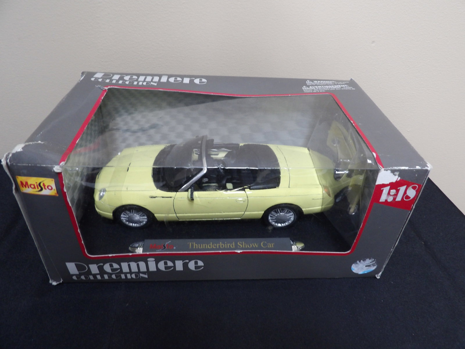 Maisto premiere collection 1:18 Thunderbird show car: 10 inches length scale car in 12 inches length box. We will inhouse ship items to you very affordable and efficient. Select self-arrange shipping.