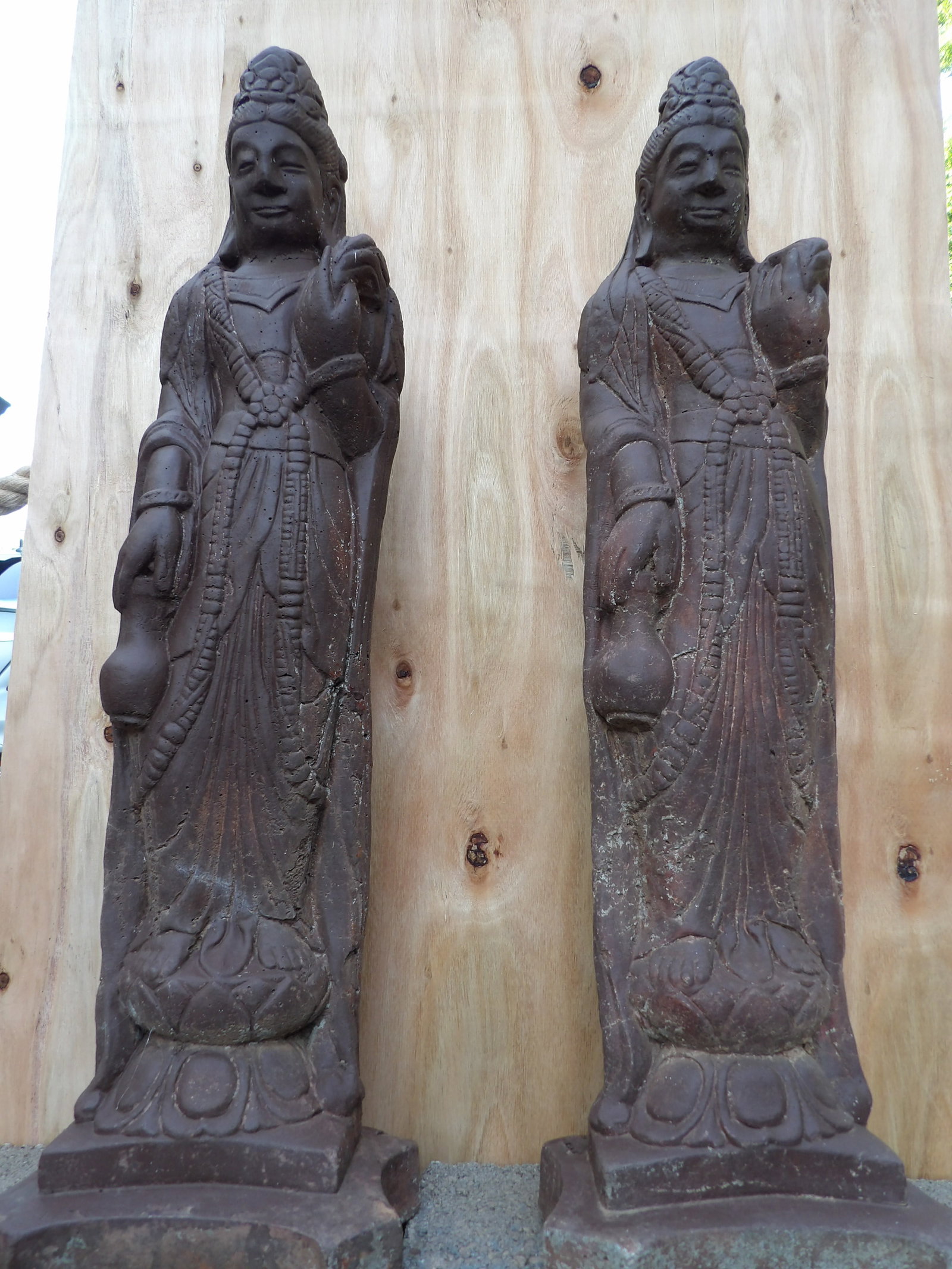 pair of outdoor concrete Kwan Yin statues for Zen garden: 26.3 inches height.