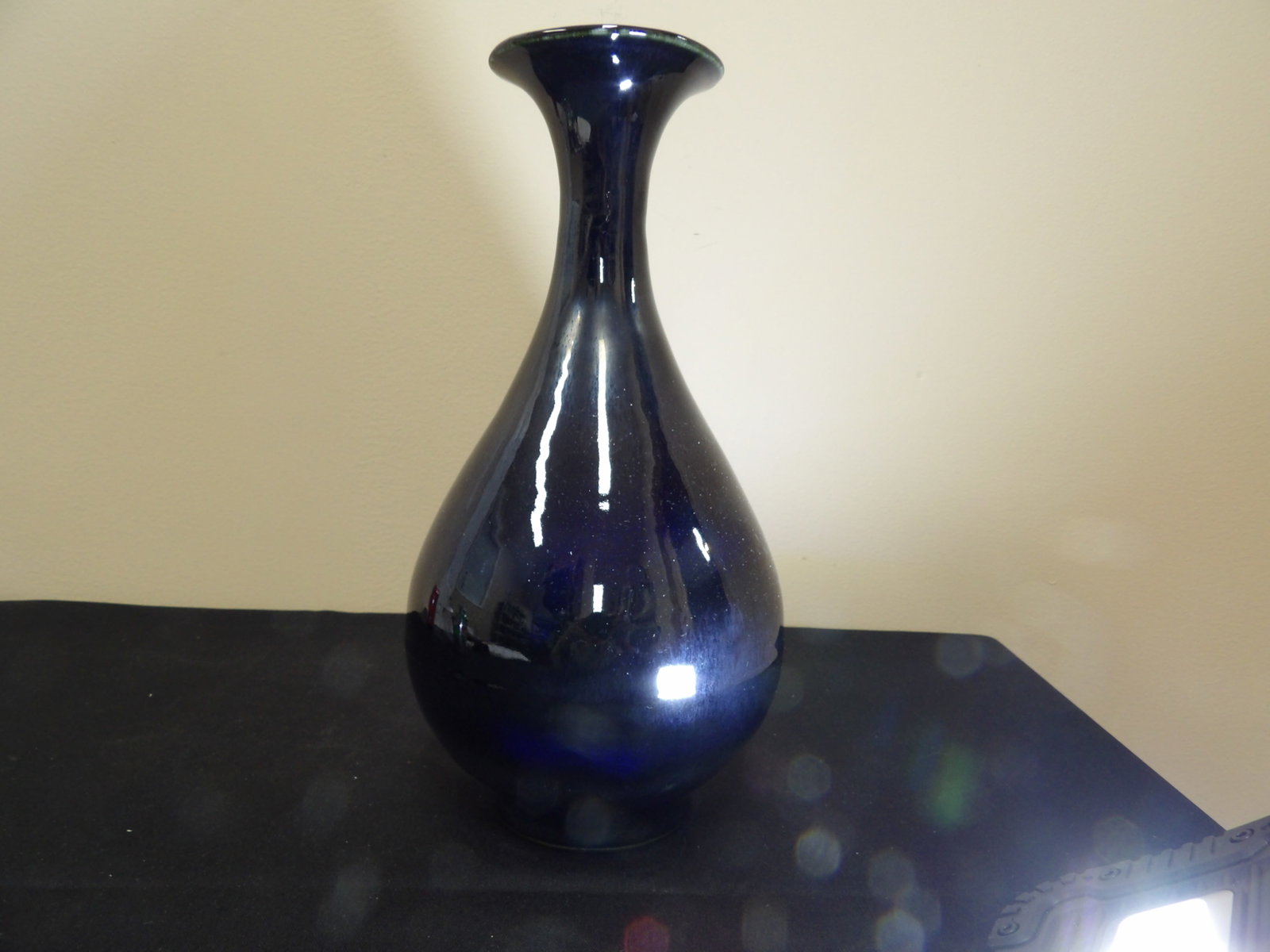 Chinese porcelain dark blue pear shaped vase: 11 inches height. We will inhouse ship items to you very affordable and efficient. Select self-arrange shipping.