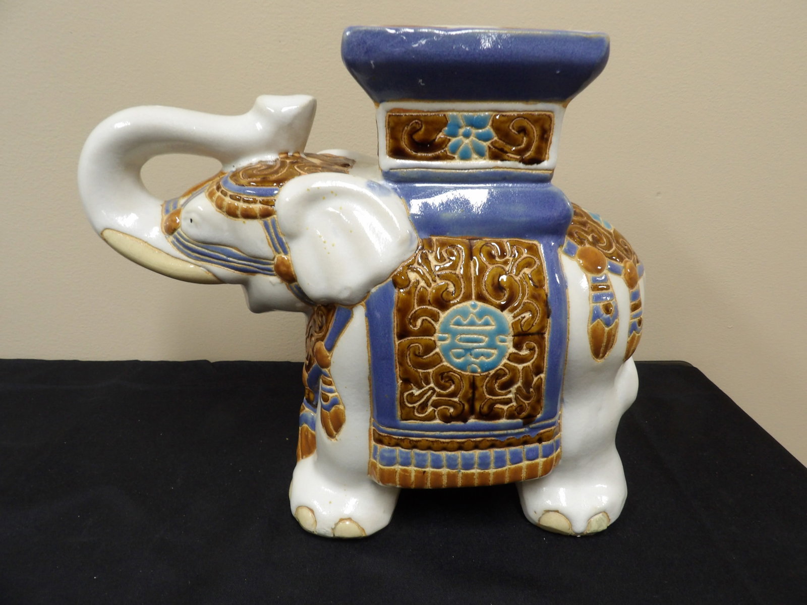 vintage Asian ceramic elephant plant stand: Approx. 13 inches length. We will inhouse ship items to you very affordable and efficient. Select self-arrange shipping.