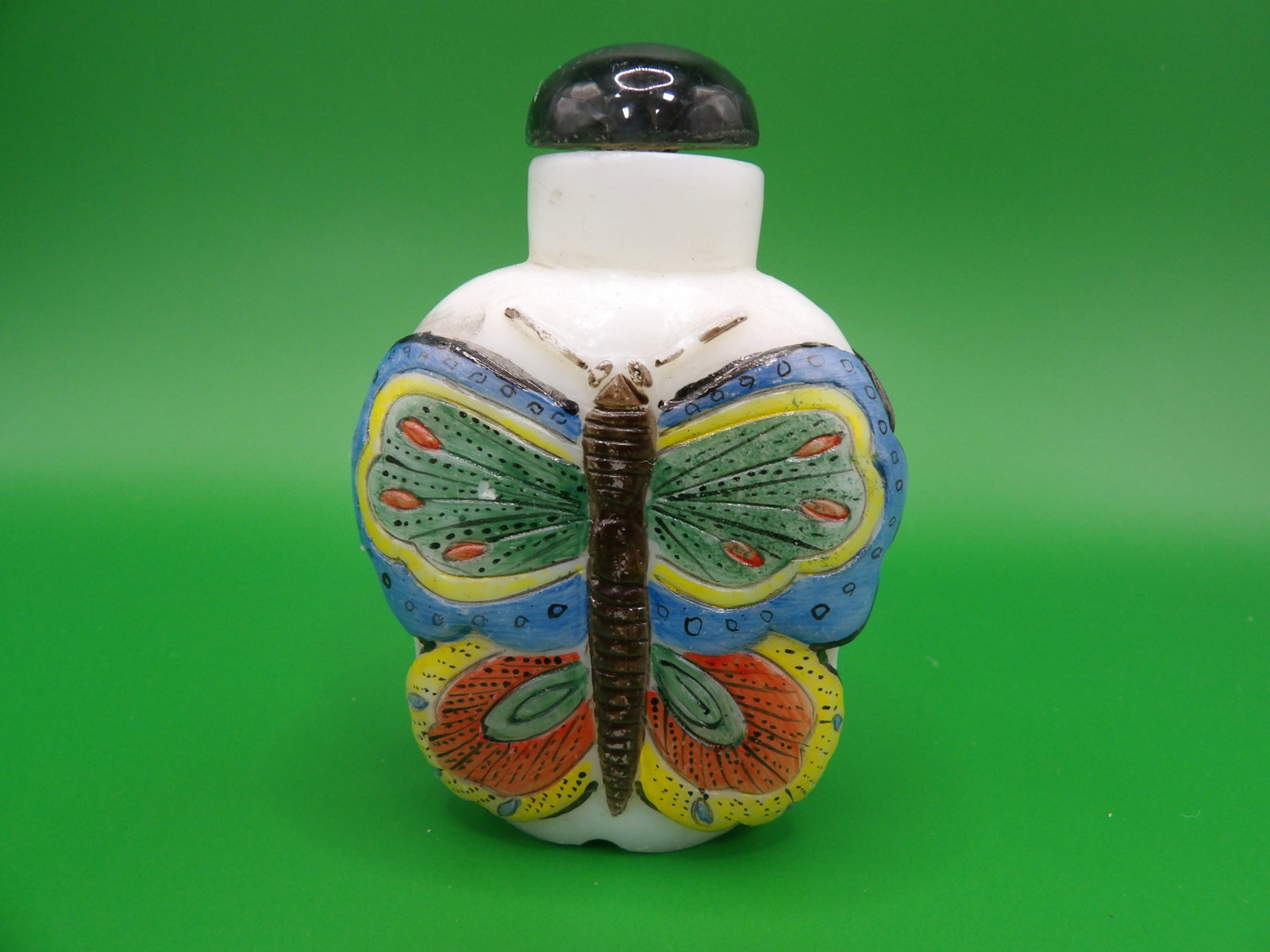 Chinese glass snuff bottle with butterfly motif: 2.9 inches height.