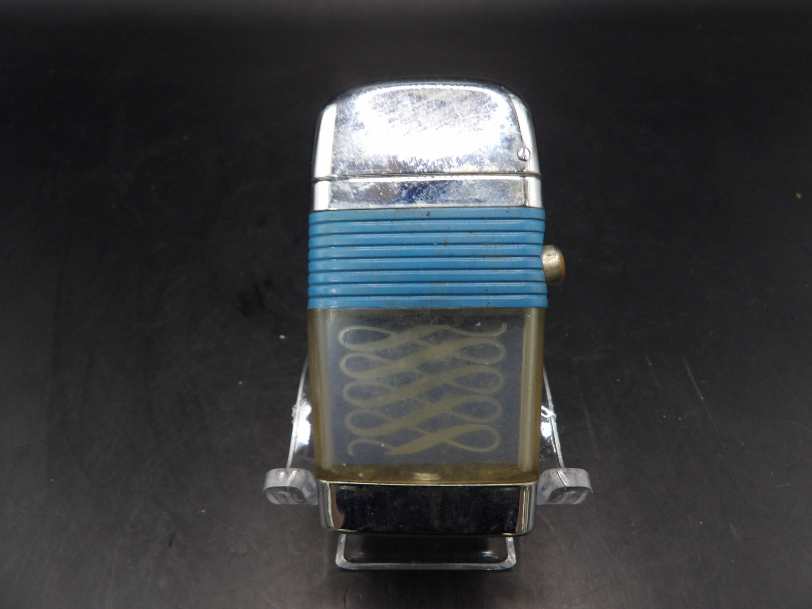 vintage Scripto lighter made in USA: 2.3 inches height.