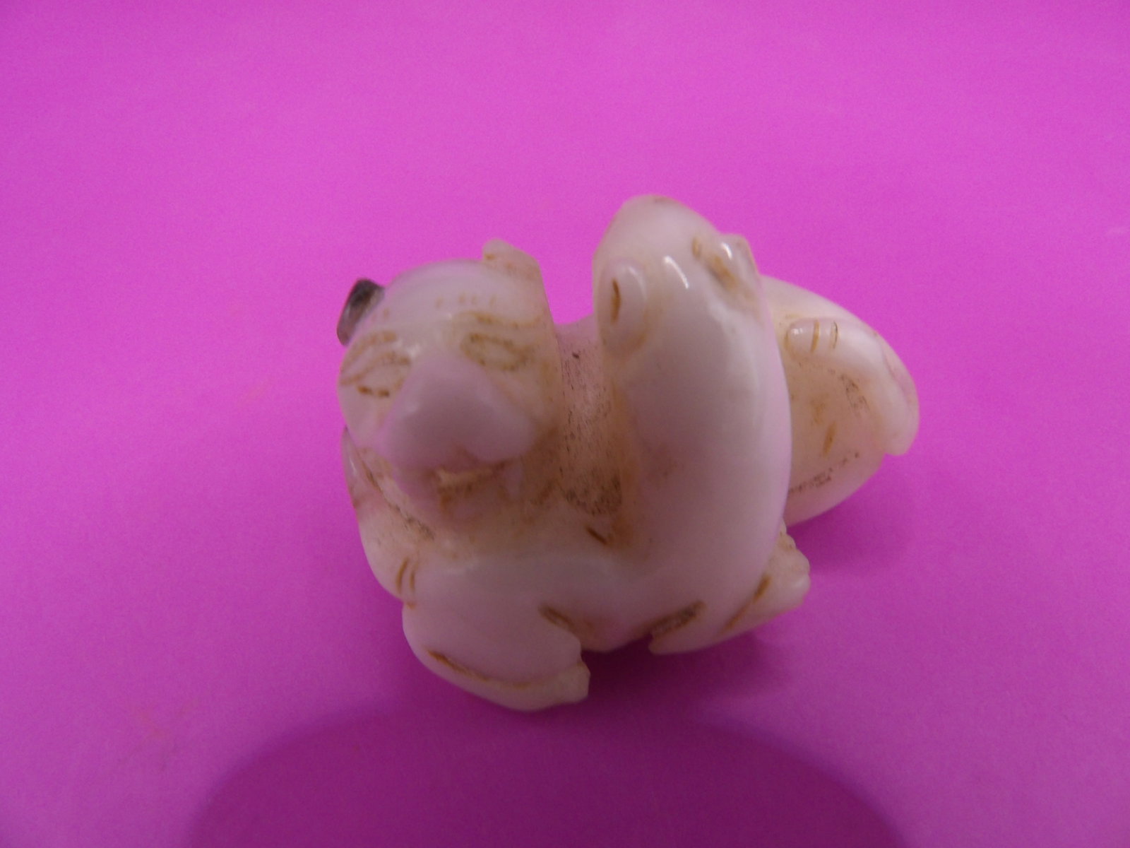 Chinese jade double beast carving: 1.5 inches length. 27 grams. We will inhouse ship items to you very affordable and efficient. Select self-arrange shipping.