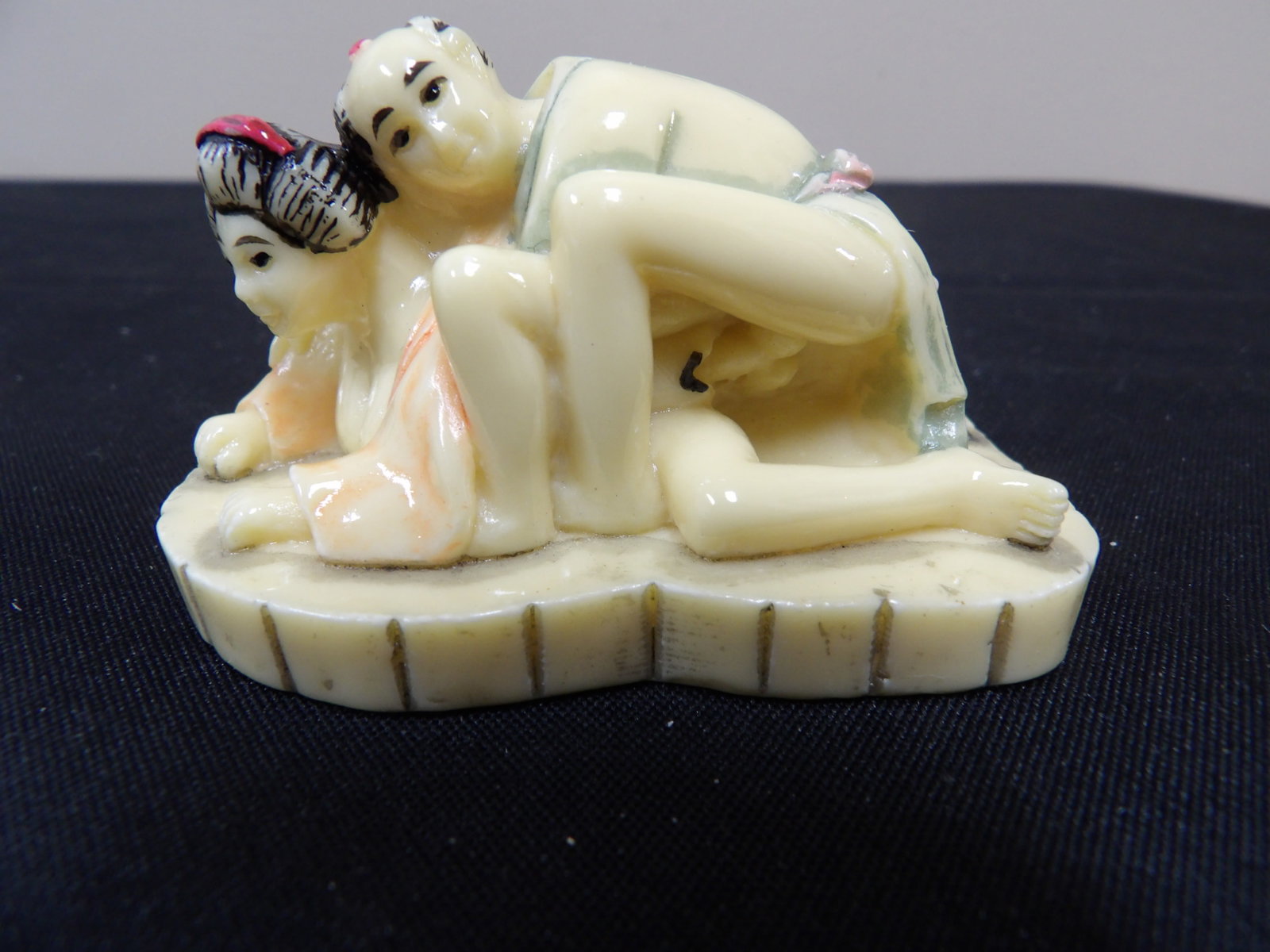 Asian resin erotica figurine: Approx. 3 inches length. We will inhouse ship items to you very affordable and efficient. Select self-arrange shipping.