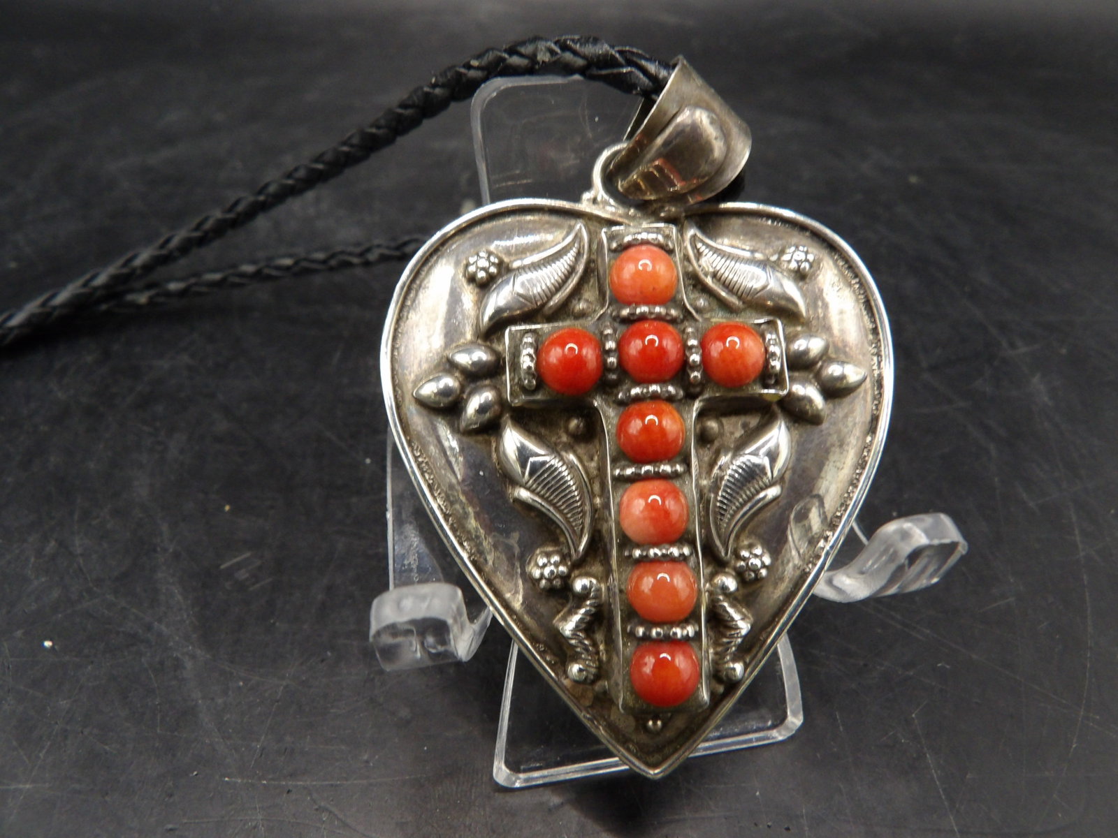 sterling silver heart pendant with inlaid cross details stamped 925 (1 of 5)