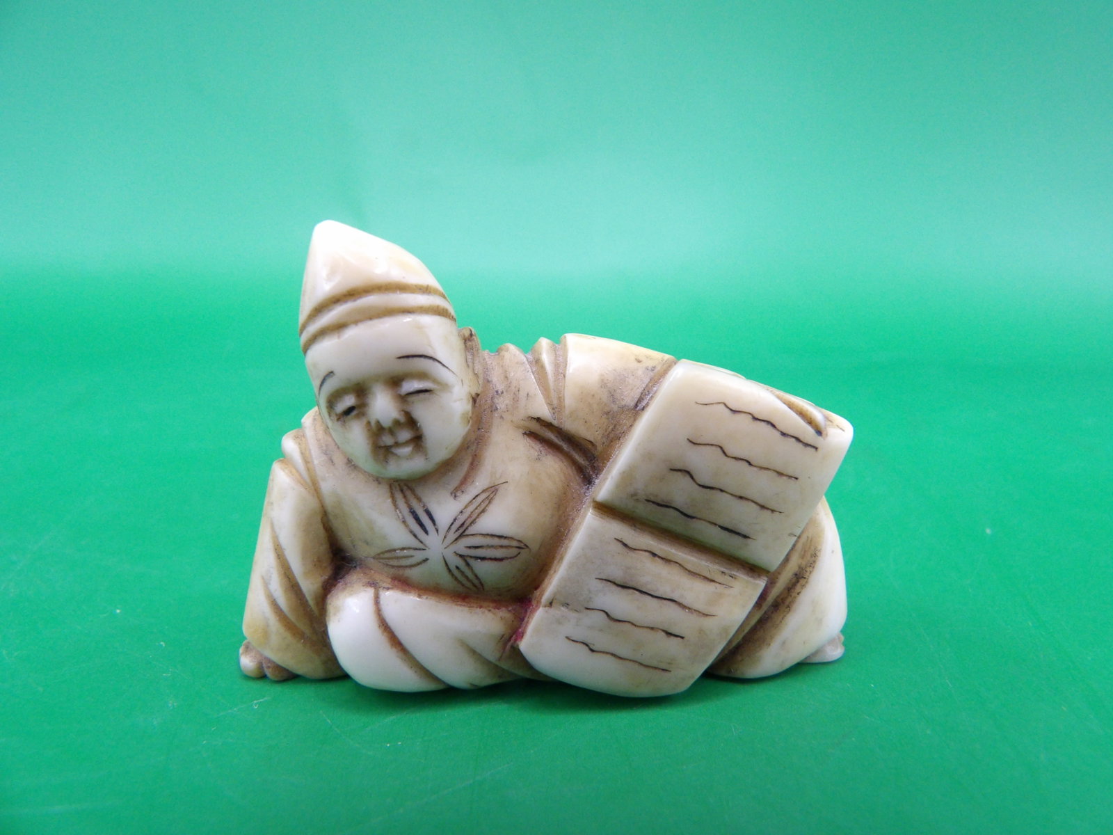 antique Japanese netsuke bone carving (1 of 4)