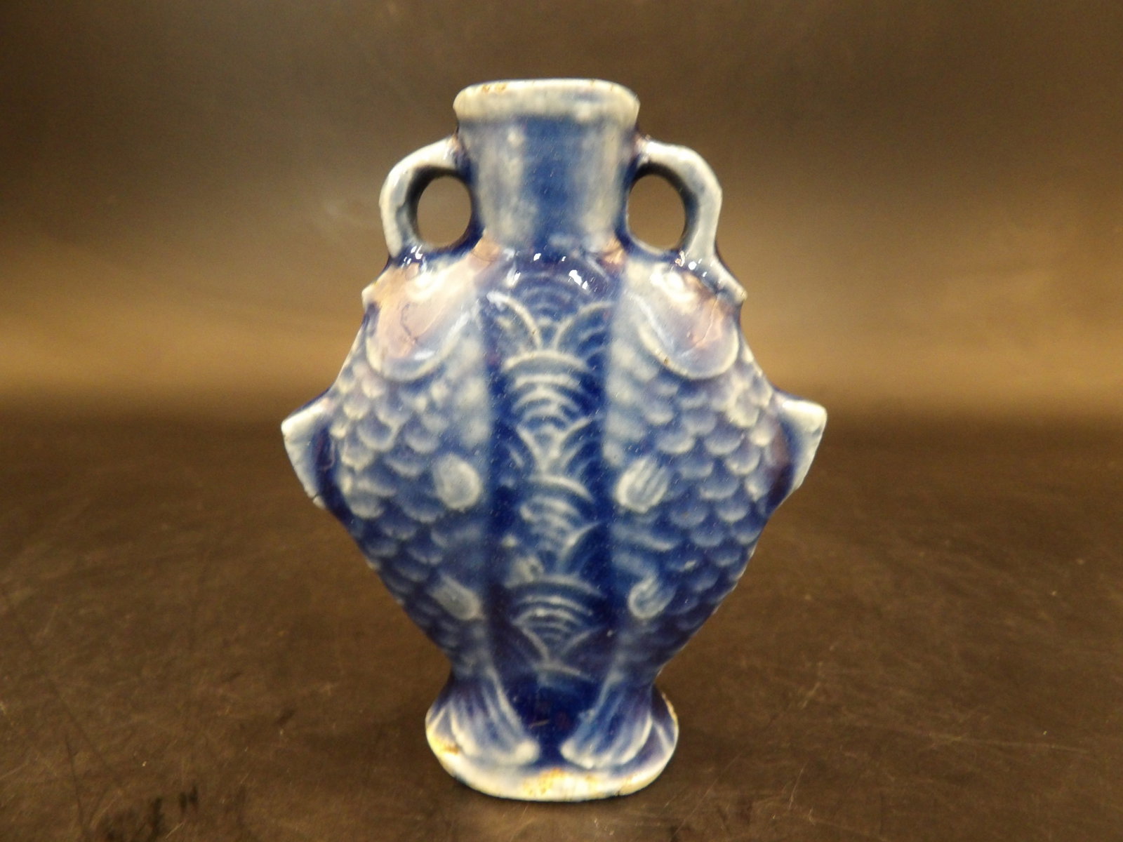 antique Chinese porcelain double fish snuff bottle: 2.6 inches height.