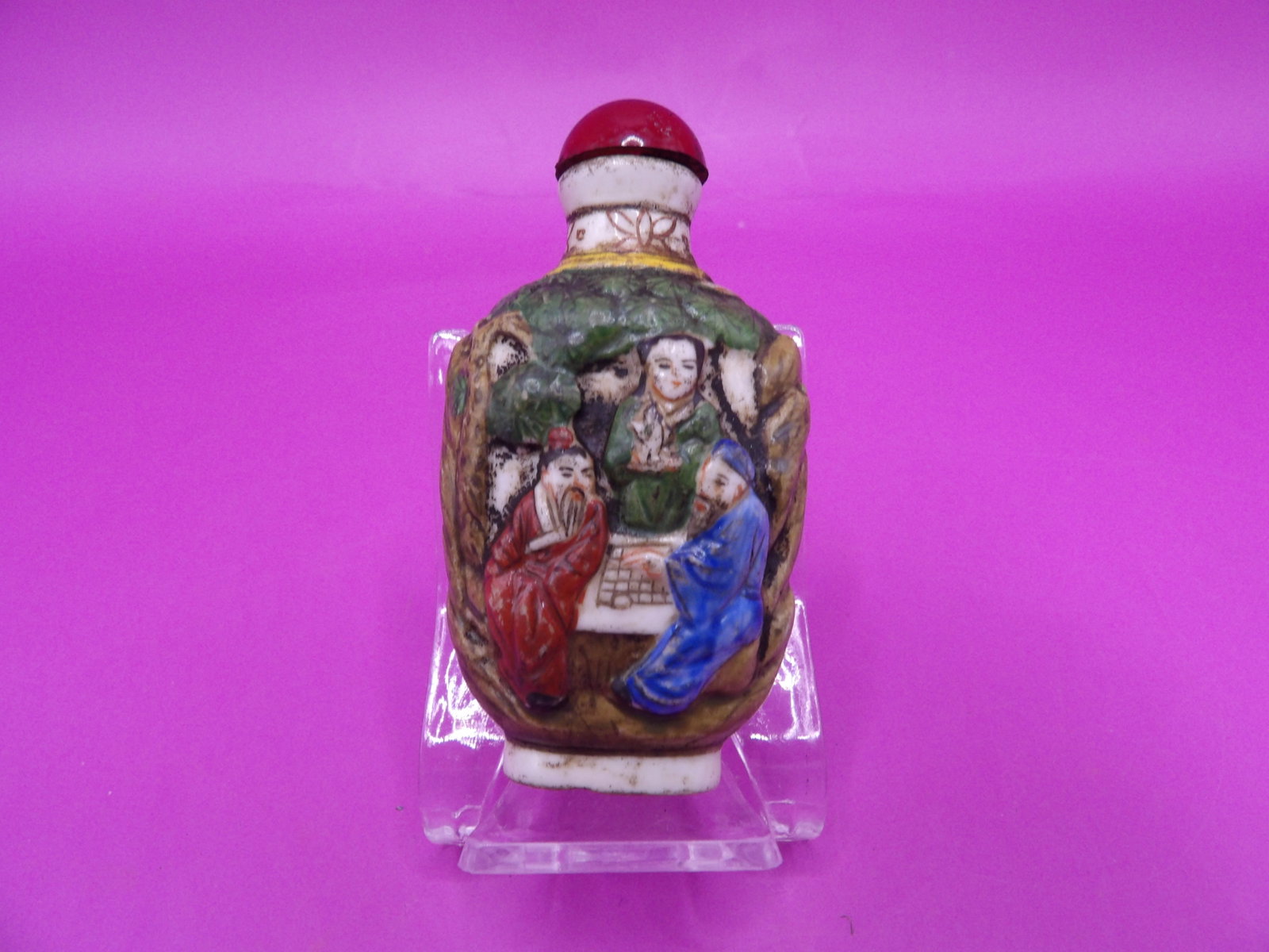Chinese cloisonne snuff bottle with chained stopper: 2.3 inches height.