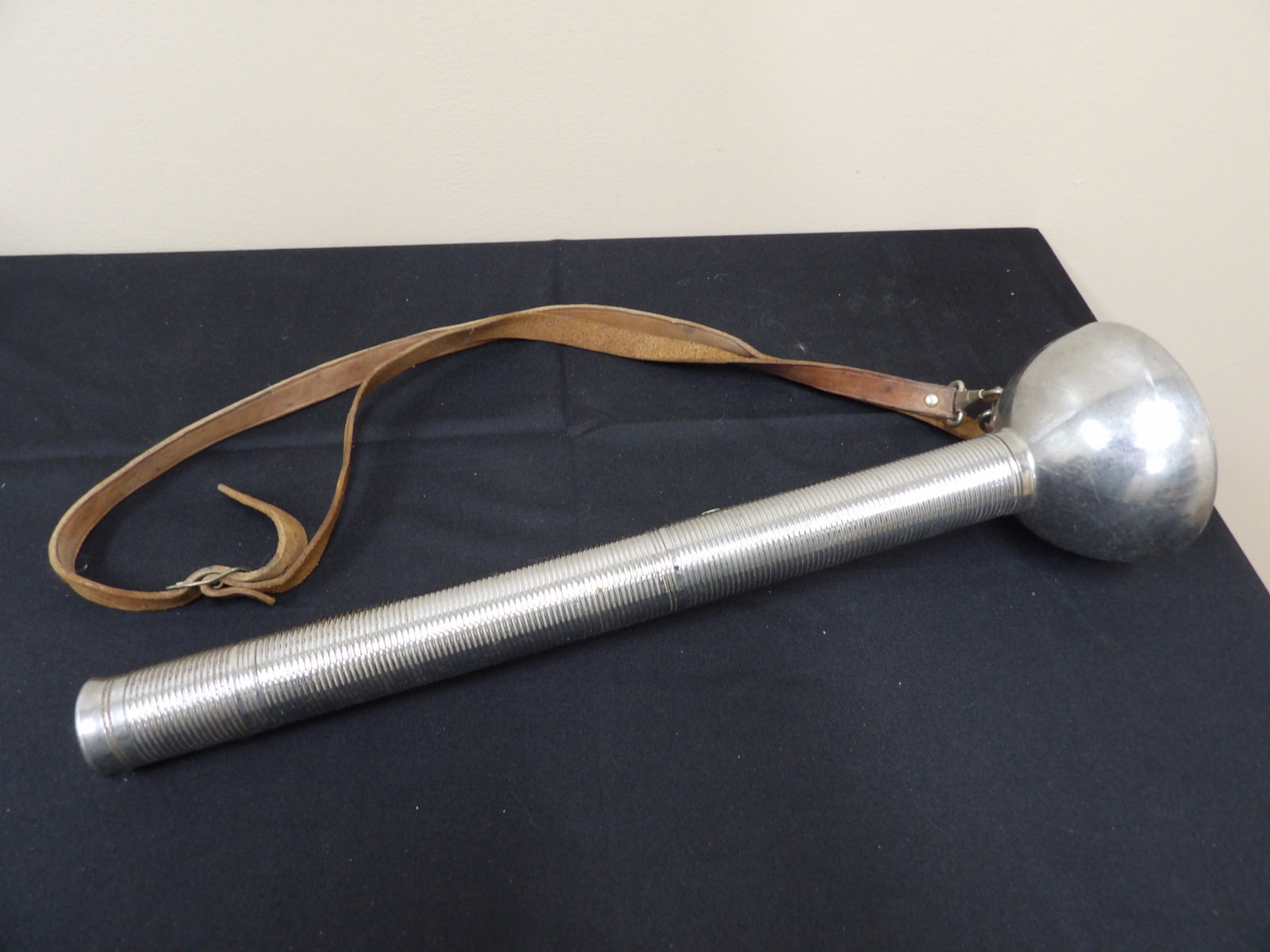 vintage Rayovac Sportsman 19 inches length flashlight with carry leather strap: Unteste flashlight is 19 inches length not including strap. We will inhouse ship items to you very affordable and efficient. Select self-arrange shipping.