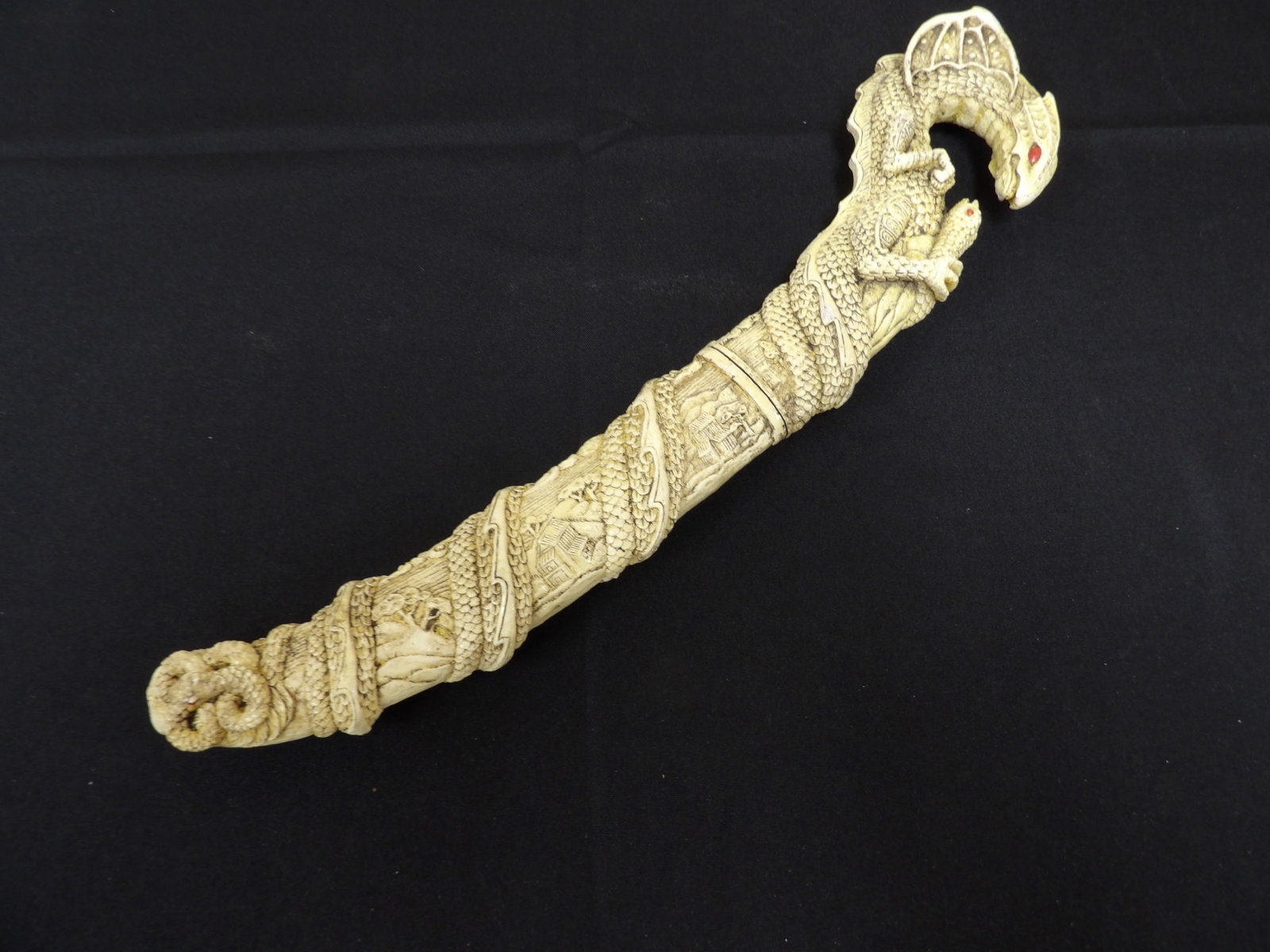 Chinese beast motif dagger: 15.5 inches length. Stainless steel blade. We will inhouse ship items to you very affordable and efficient. Select self-arrange shipping.