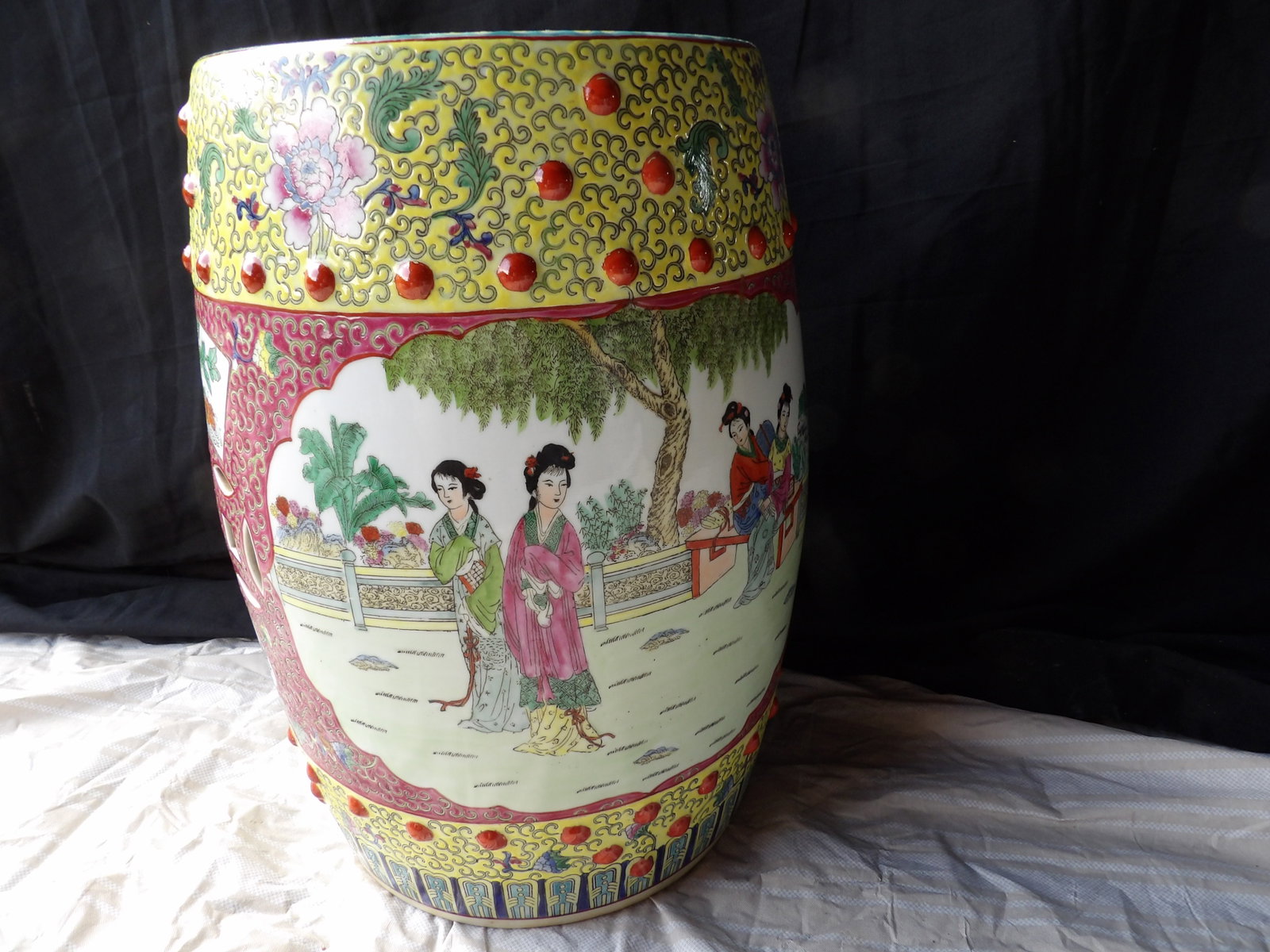 fine Chinese famille rose style ornate garden stool: 19 inches height.