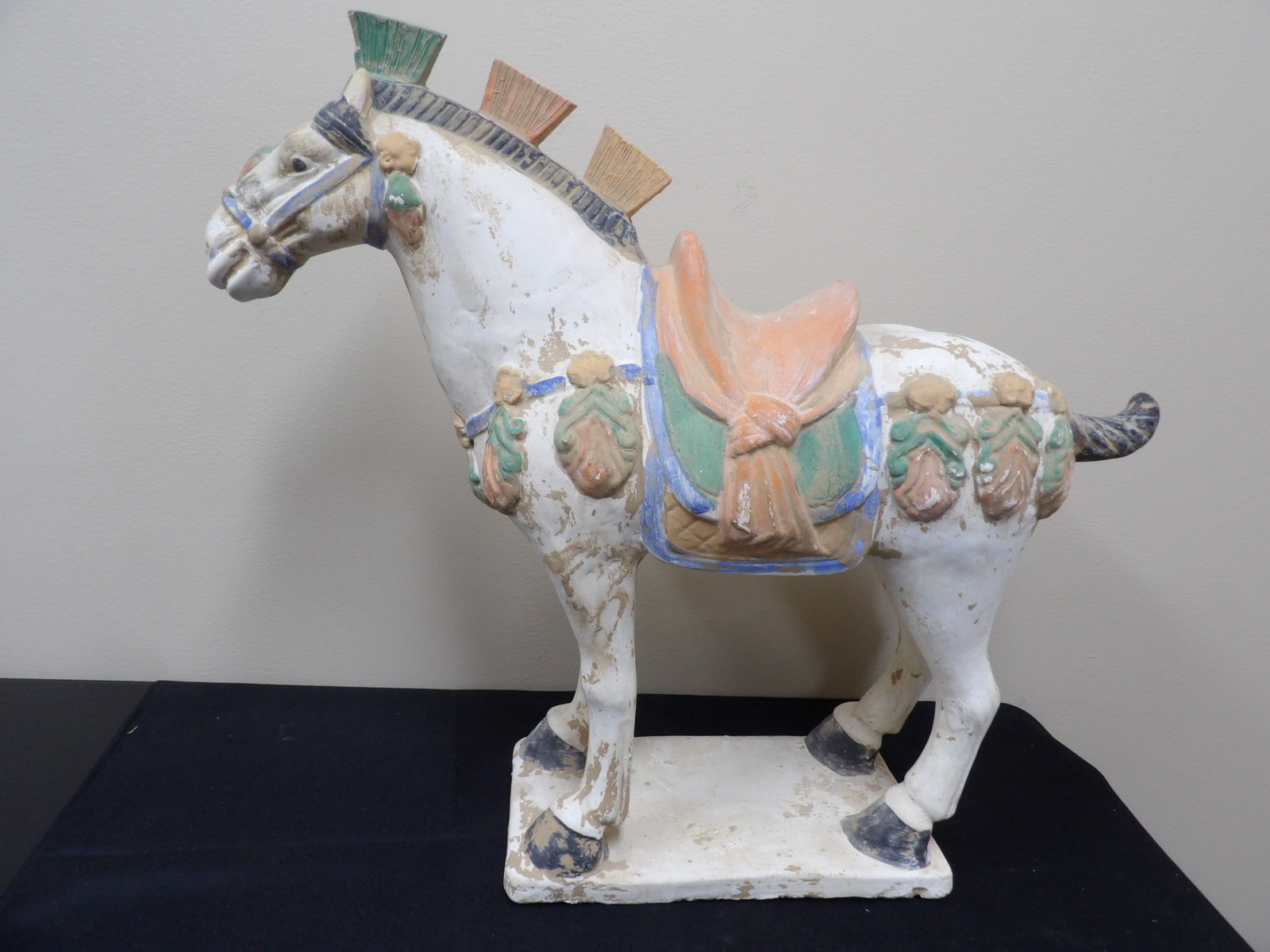 Chinese large pottery horse statue: Approx size is 19 x 7 x 17 inches.