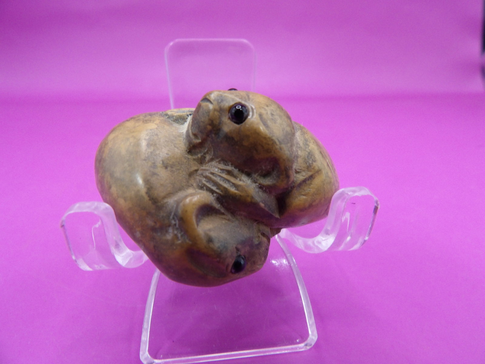 antique Japanese boxwood carved netsuke depicting one rat on top of the other: 1.5 inches length.