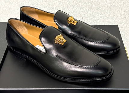 Versace Men’s Calf Leather Shoes: Versace Men’s Calf Leather Shoes. Gold Medusa Head On Calf Leather. Size 12 (450), Retail Tag Affixed. Includes Box, Dust Bag, And Authenticity Cards. Appear Never Worn And New. See Photos For
