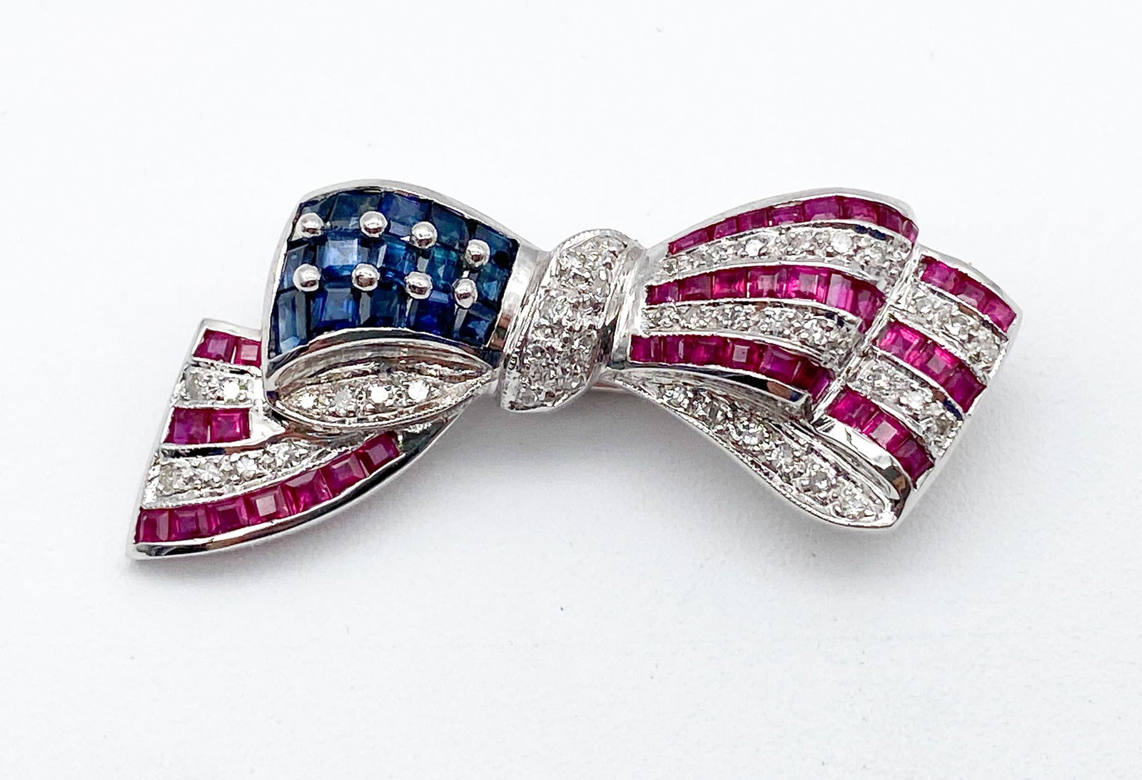 American Flag Brooch 14kt White Gold & Diamond (1 of 2)
