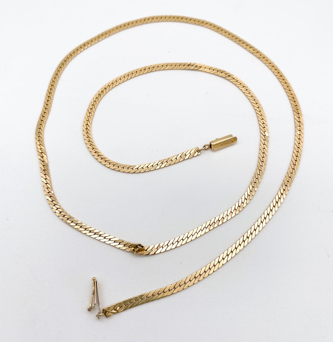 24 Inch Italian 14kt Yellow Gold Link Chain: 24 Inch Italian 14kt Yellow Gold Link Chain, Marked 14kt Italy, 24.5 Inches, 15 Grams, Note Kink In Chain