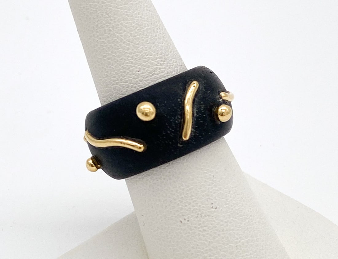 Denise Roberge 18k And Wood Ring: Denise Roberge 18k And Wood Ring, 3.35dwt. Size 7.