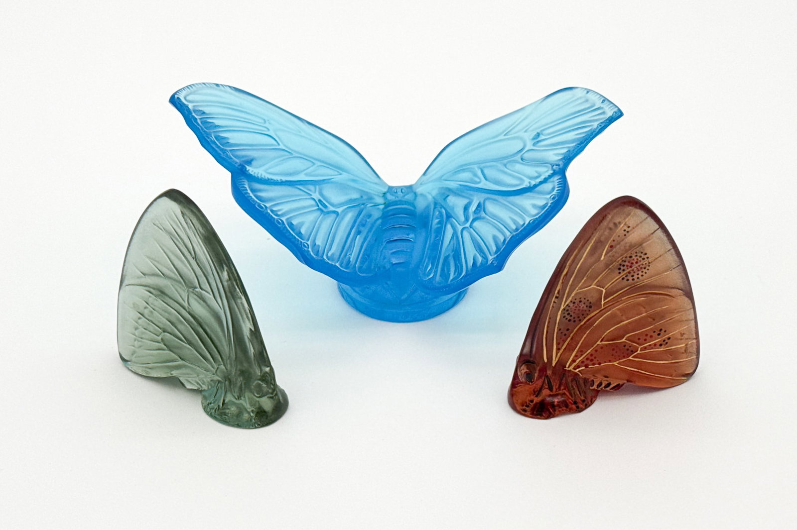 3 Lalique Glass Papillon Butterflies: 3 Lalique Glass Papillon Butterflies, French, After 1945, Blue, Red And Green Frosted Crystal In Blue, Red And Green, All Marked Lalique France, Largest 2.5 X 4.5 X 2 Inches