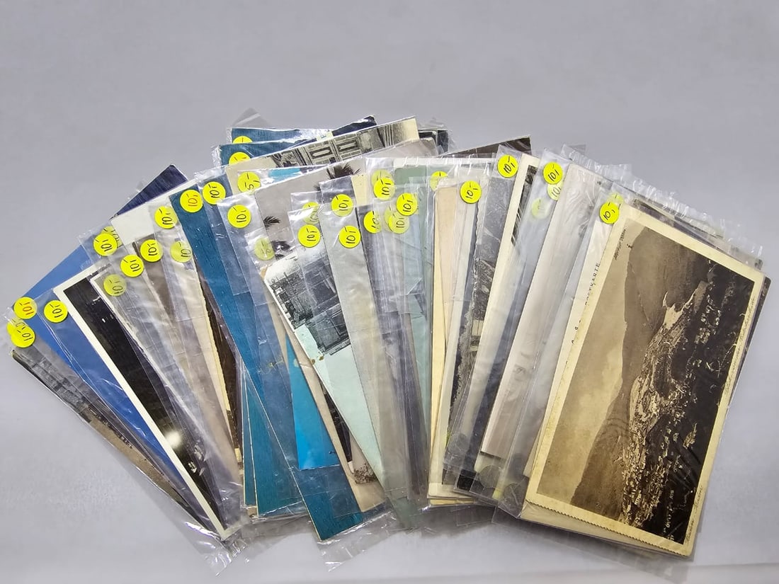Lot Of Vintage Postcards: Lot Of Vintage Postcards