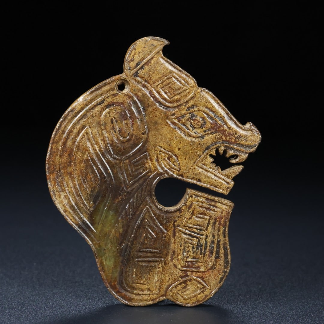 One piece of Hetian Jade Tiger: Hetian Yuhu SIZE: W:36.9gL:7.5cm W:5.8cm T:0.5cm (The Dimensions Of All Batches Are Manually Measured.If You Need More Detailed Information, Please Contact Our Customer Service Before Bidding.)