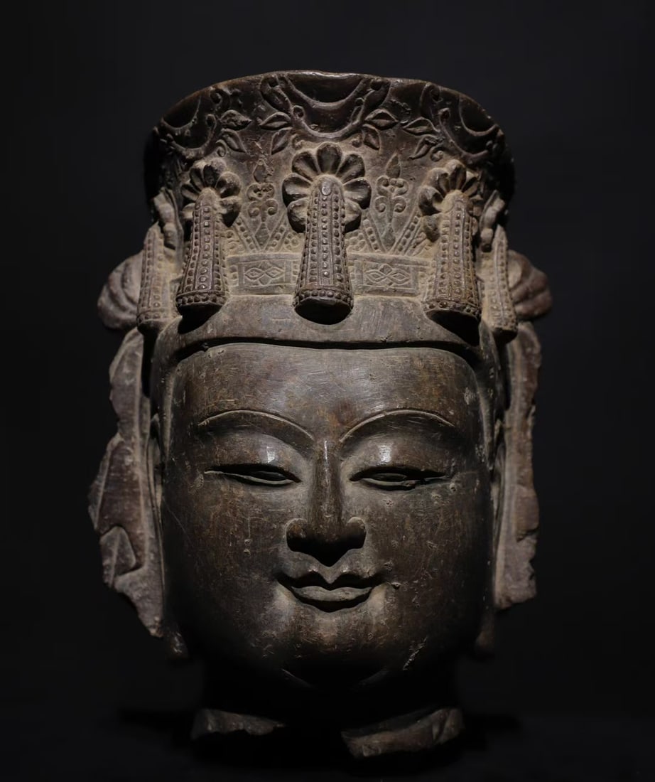A bluestone bodhisattva head of the Northern Zhou Dynasty: The head of the bluestone Bodhisattva of the Northern Zhou Dynasty SIZE: H:30cm (The Dimensions Of All Batches Are Manually Measured.If You Need More Detailed Information, Please Contact Our Customer 