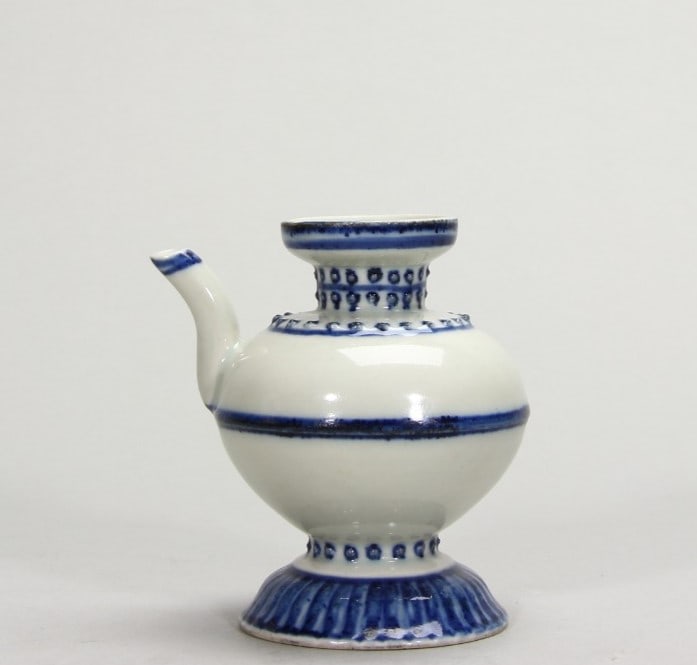 A piece of Ming Yongle blue and white lotus petal drum nail pattern Benba pot: Ming Yongle blue and white lotus petal drum nail pattern Benba pot SIZE: H:7.9cm (The Dimensions Of All Batches Are Manually Measured.If You Need More Detailed Information, Please Contact Our Customer