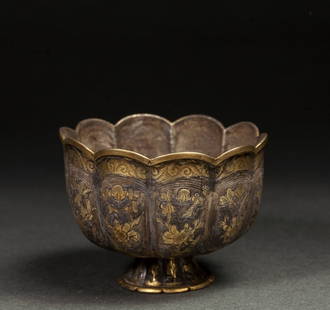 A piece of Song Dynasty silver partial gilt chrysanthemum petal bowl: Song Dynasty silver partial gilt chrysanthemum petal bowl SIZE: 6cm Caliber 8cm (The Dimensions Of All Batches Are Manually Measured.If You Need More Detailed Information, Please Contact Our Customer
