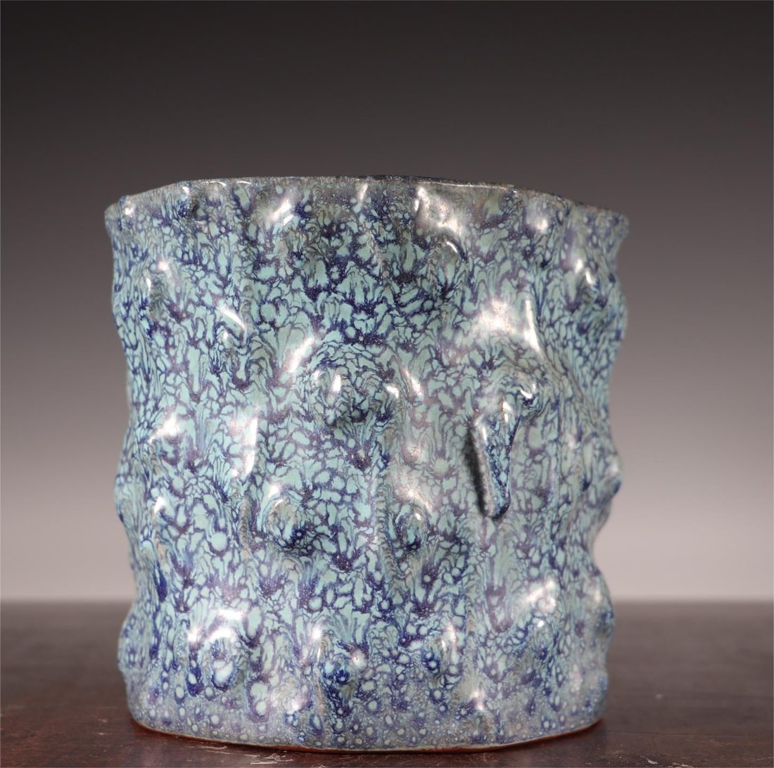 A piece of Qing Dynasty glazed pen holder (1 of 10)