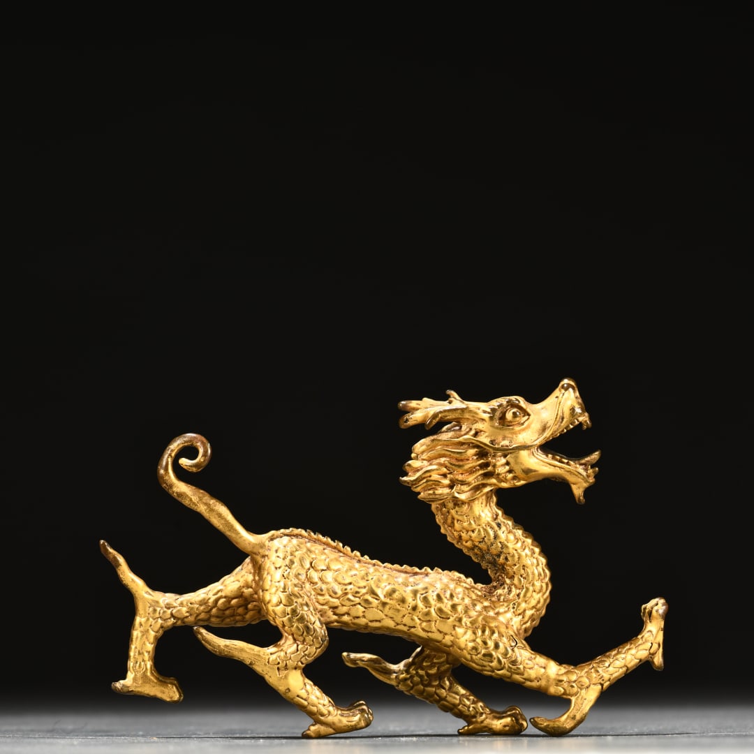 A bronze gilt dragon ornament (1 of 9)